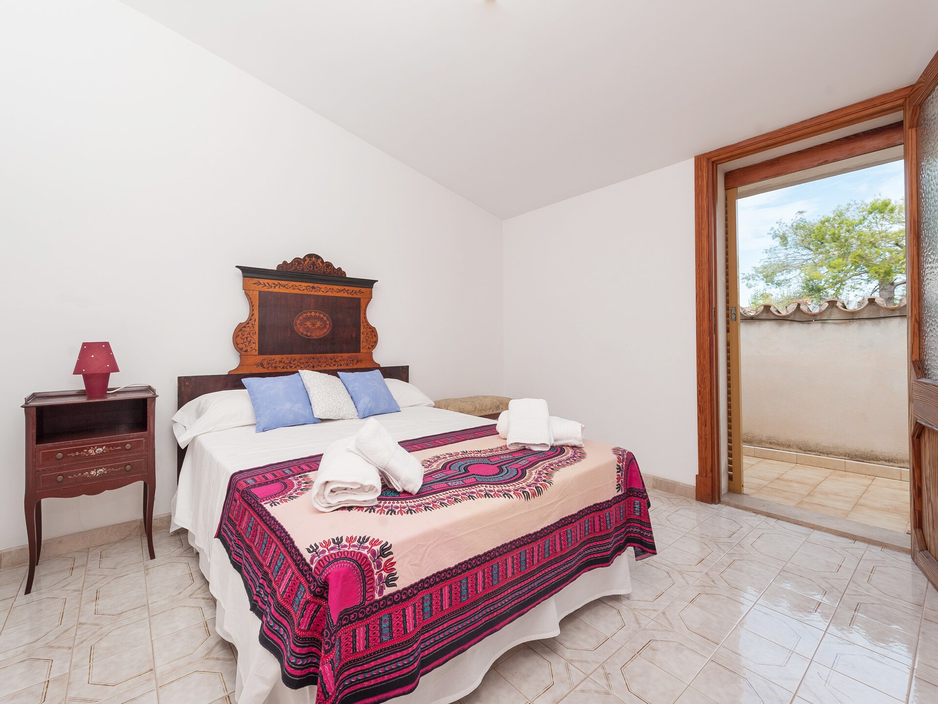 Ruime familietent aan de golfbaan in Port d'Alcúdia, 100m van strand - foto 11
