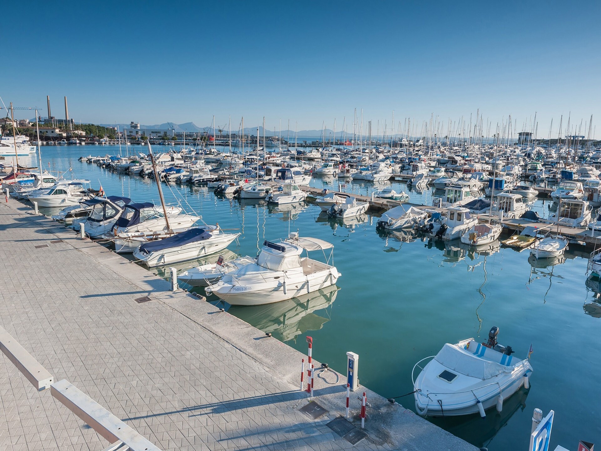 Ruime familietent aan de golfbaan in Port d'Alcúdia, 100m van strand - foto 22