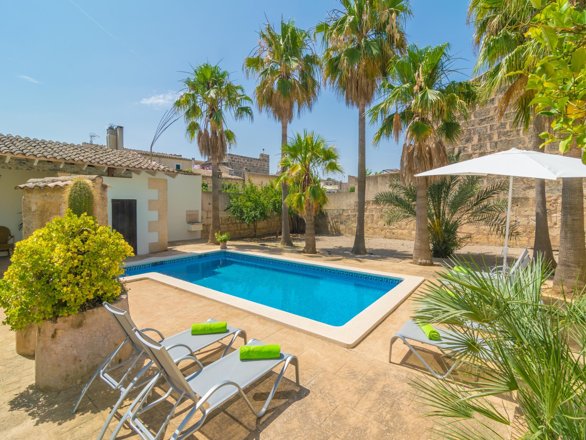 Authentieke Mallorcaanse villa met privézwembad aan de golfbaan in Maria de la Salut - foto 8