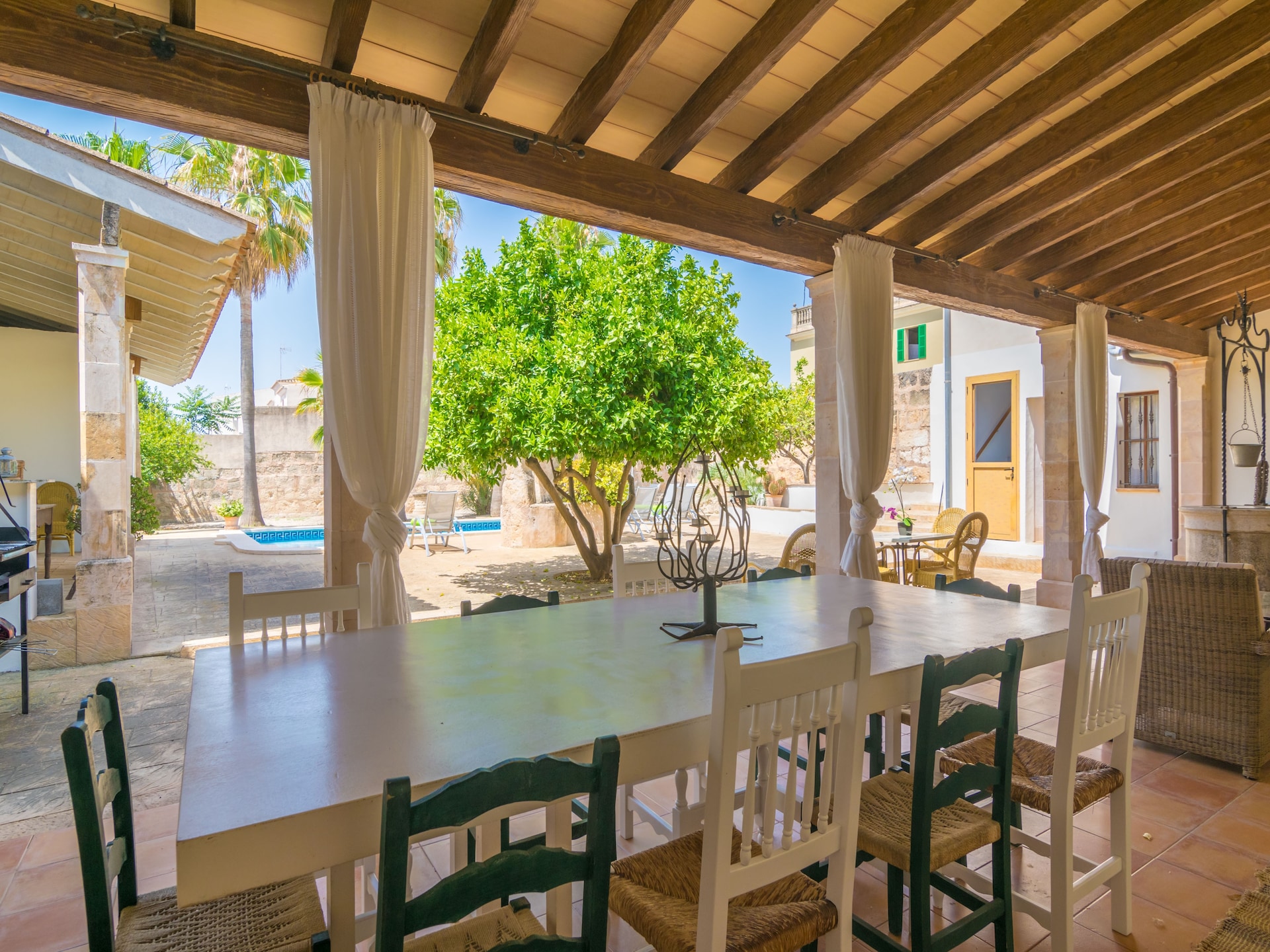 Authentieke Mallorcaanse villa met privézwembad aan de golfbaan in Maria de la Salut - foto 32
