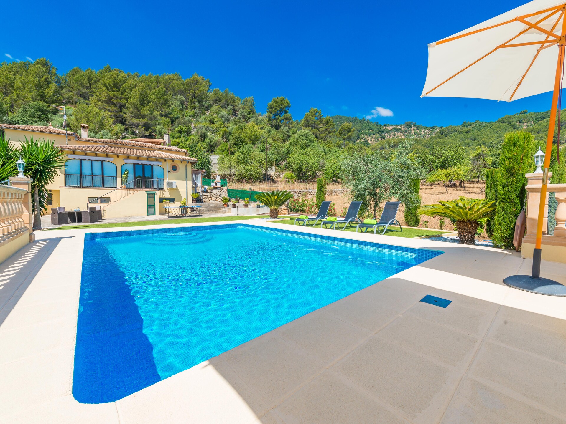 Vrijstaande villa met privézwembad aan de voet van de Sierra de Tramuntana - foto 1