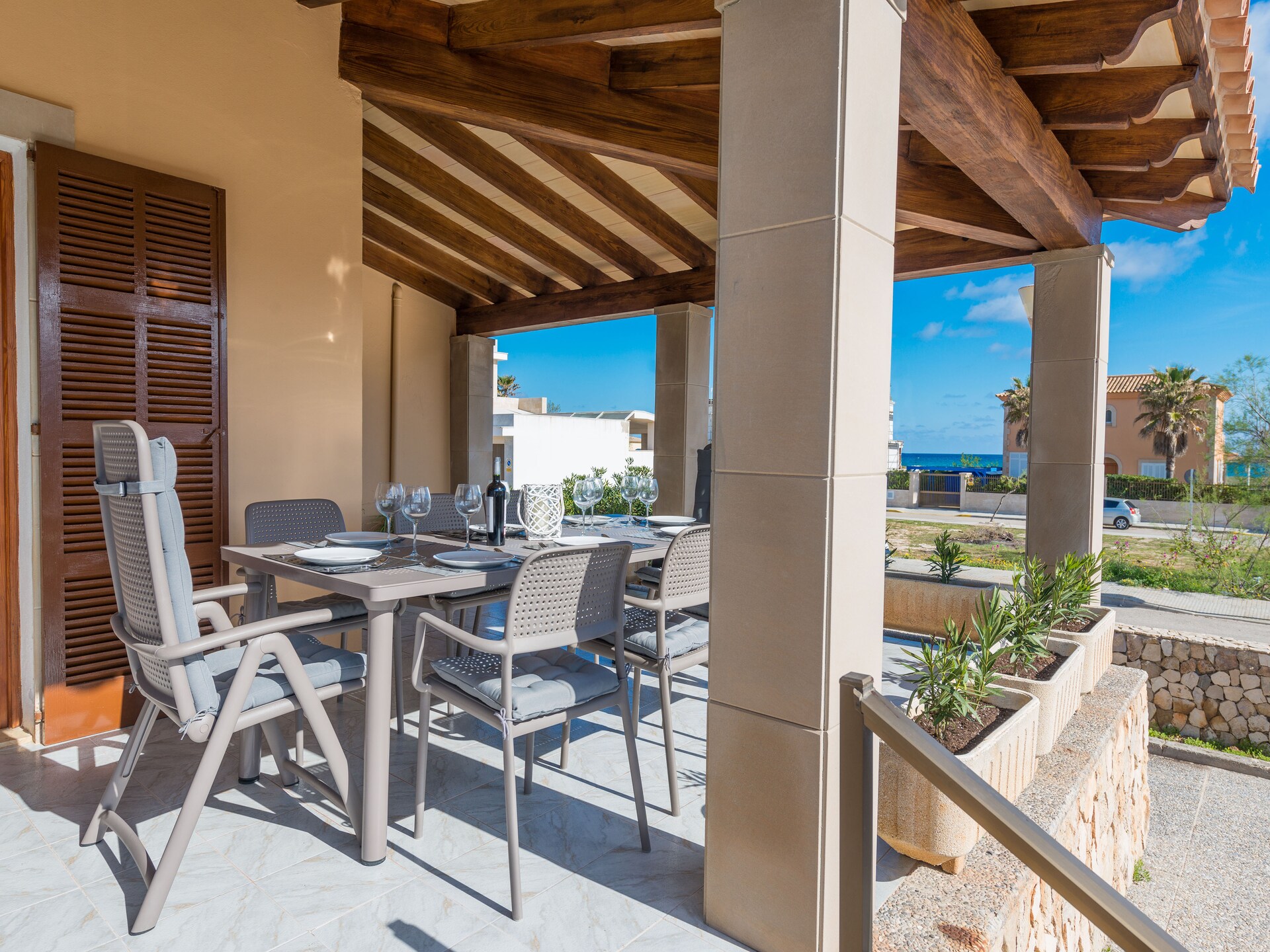 Aan het strand: Ruime tent Can Fusteret in Son Serra De Marina - foto 22