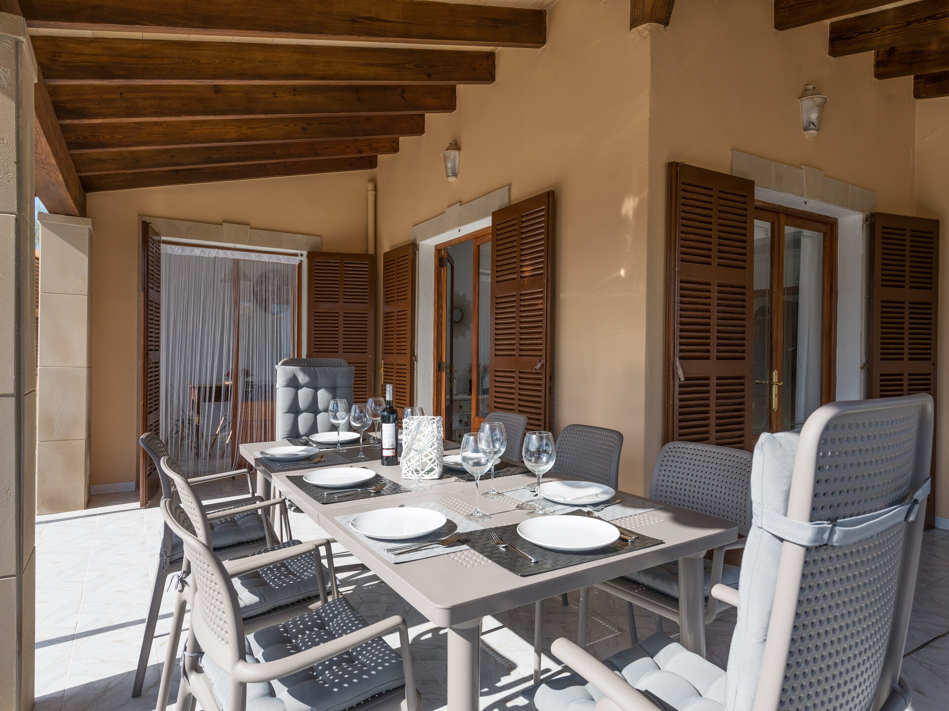 Aan het strand: Ruime tent Can Fusteret in Son Serra De Marina - foto 5