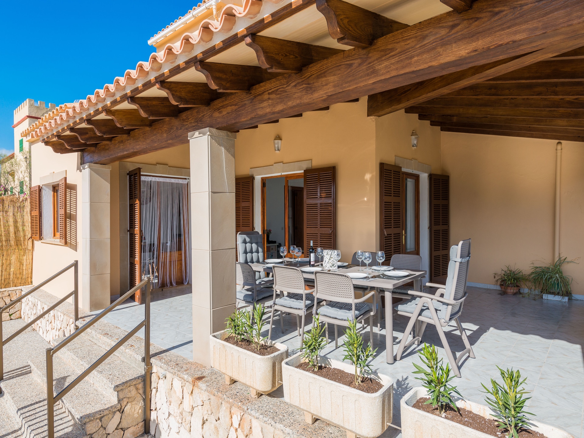 Aan het strand: Ruime tent Can Fusteret in Son Serra De Marina - foto 7