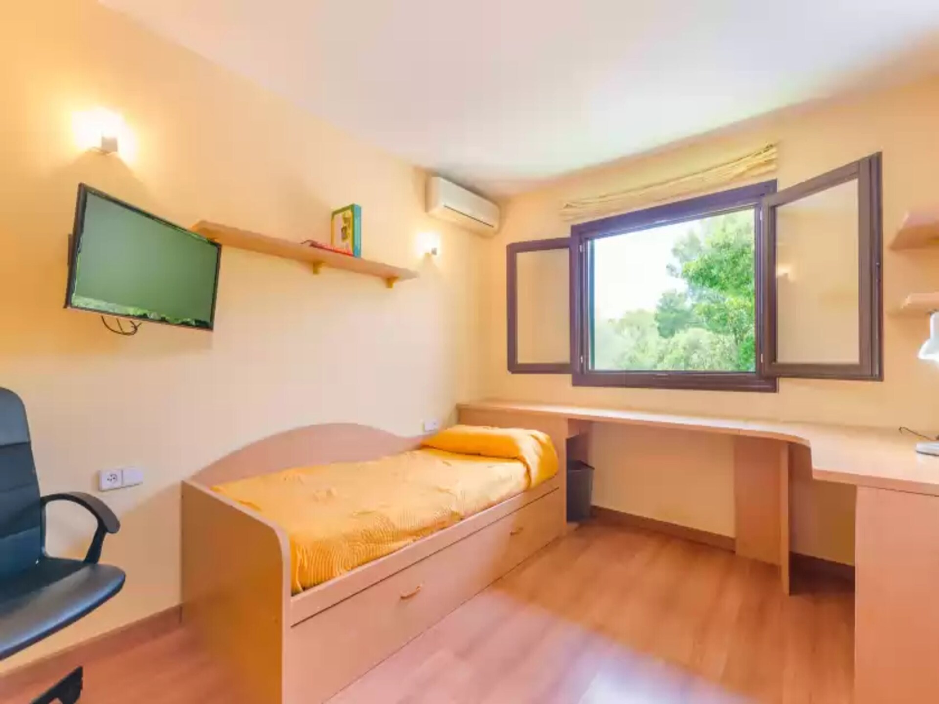 Sfeervolle tent aan de golfbaan in Son Serra De Marina, 500m van strand - foto 19