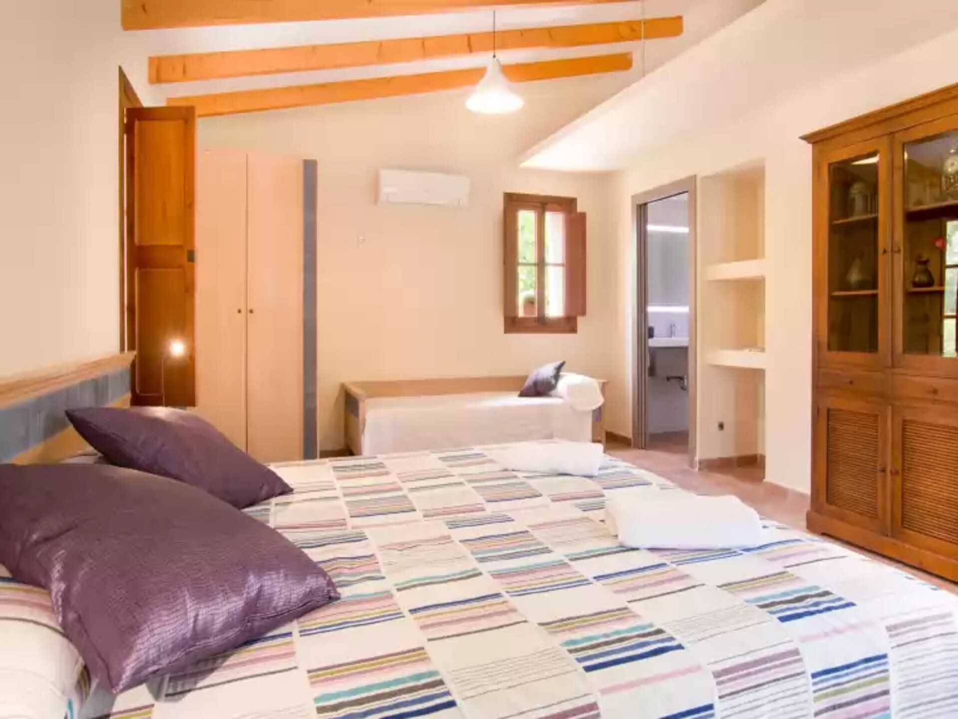 Authentieke villa aan de voet van de Tramuntana met privézwembad en gastenverblijf - foto 15