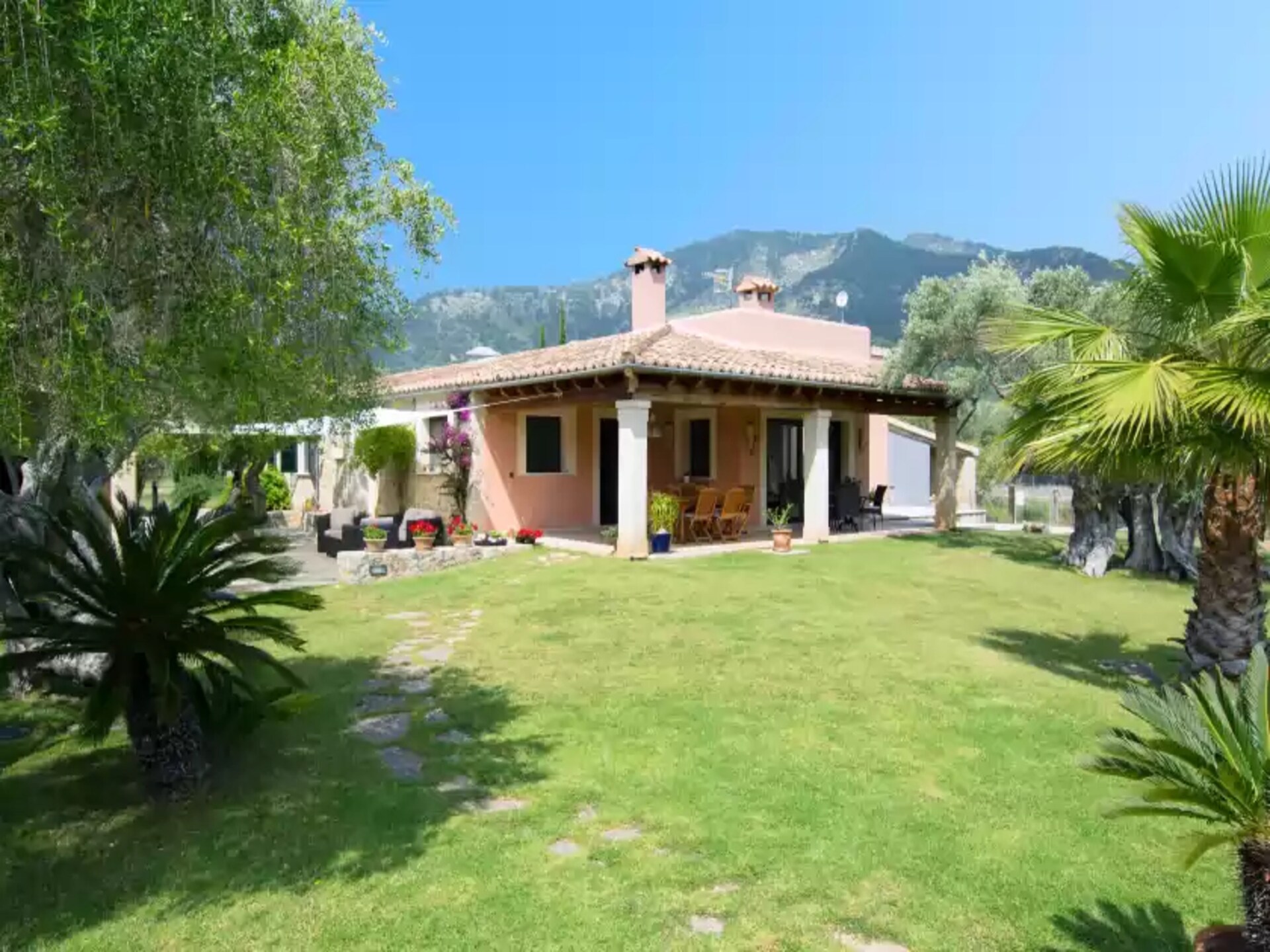 Authentieke villa aan de voet van de Tramuntana met privézwembad en gastenverblijf - foto 28