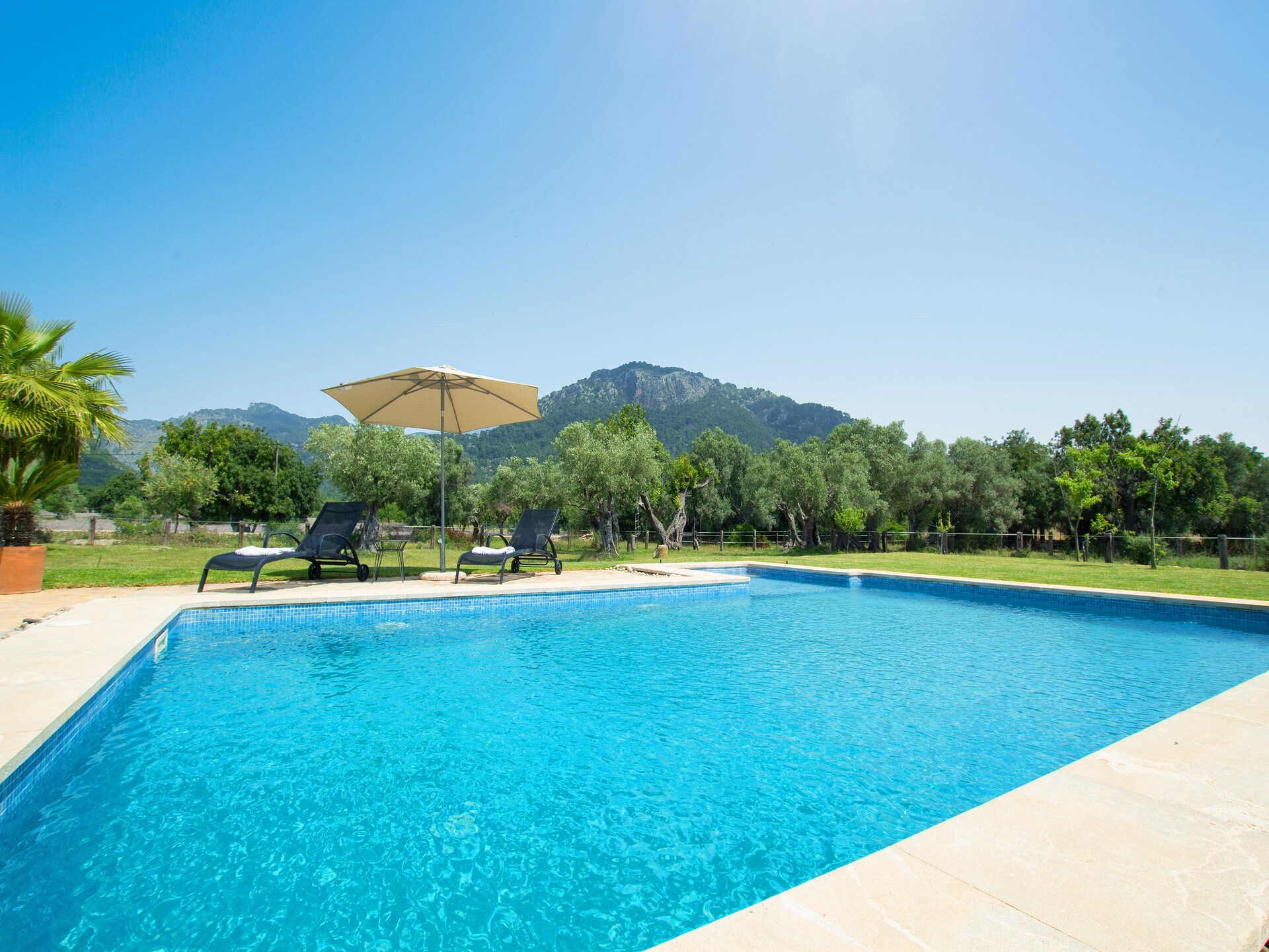 Authentieke villa aan de voet van de Tramuntana met privézwembad en gastenverblijf - foto 9