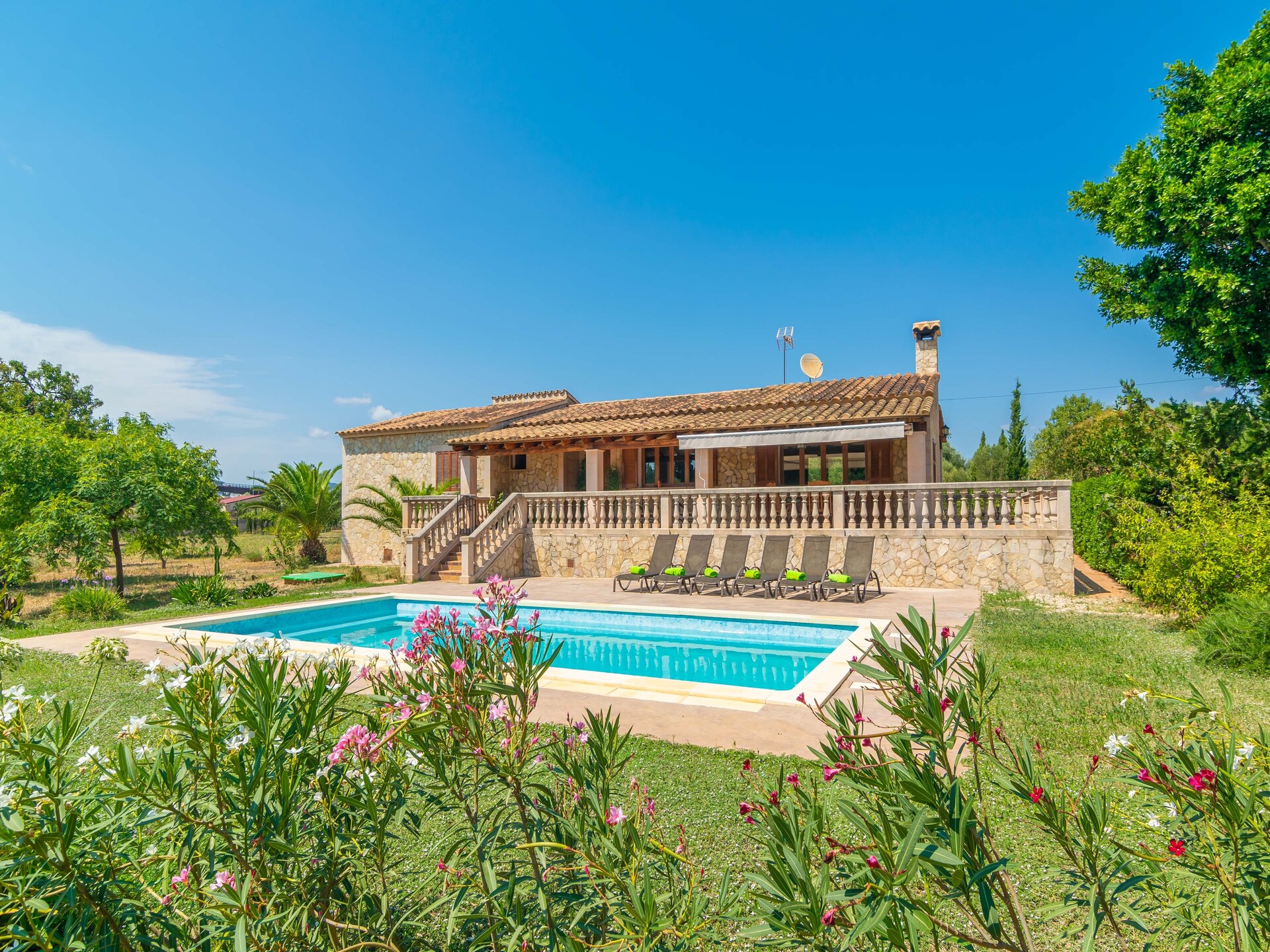 Vrijstaande villa met privézwembad aan golfbaan bij Palma de Mallorca - foto 32