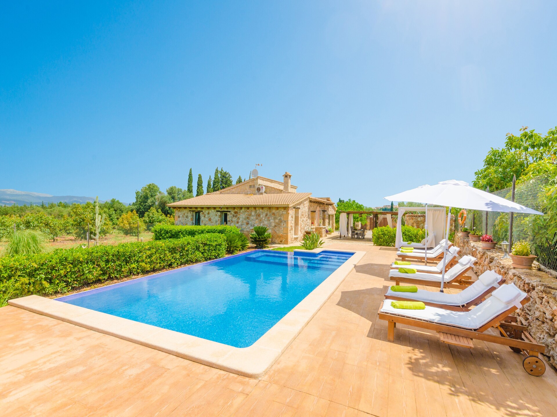 Vrijstaande villa aan golfbaan Muro met privézwembad en jacuzzi - foto 1