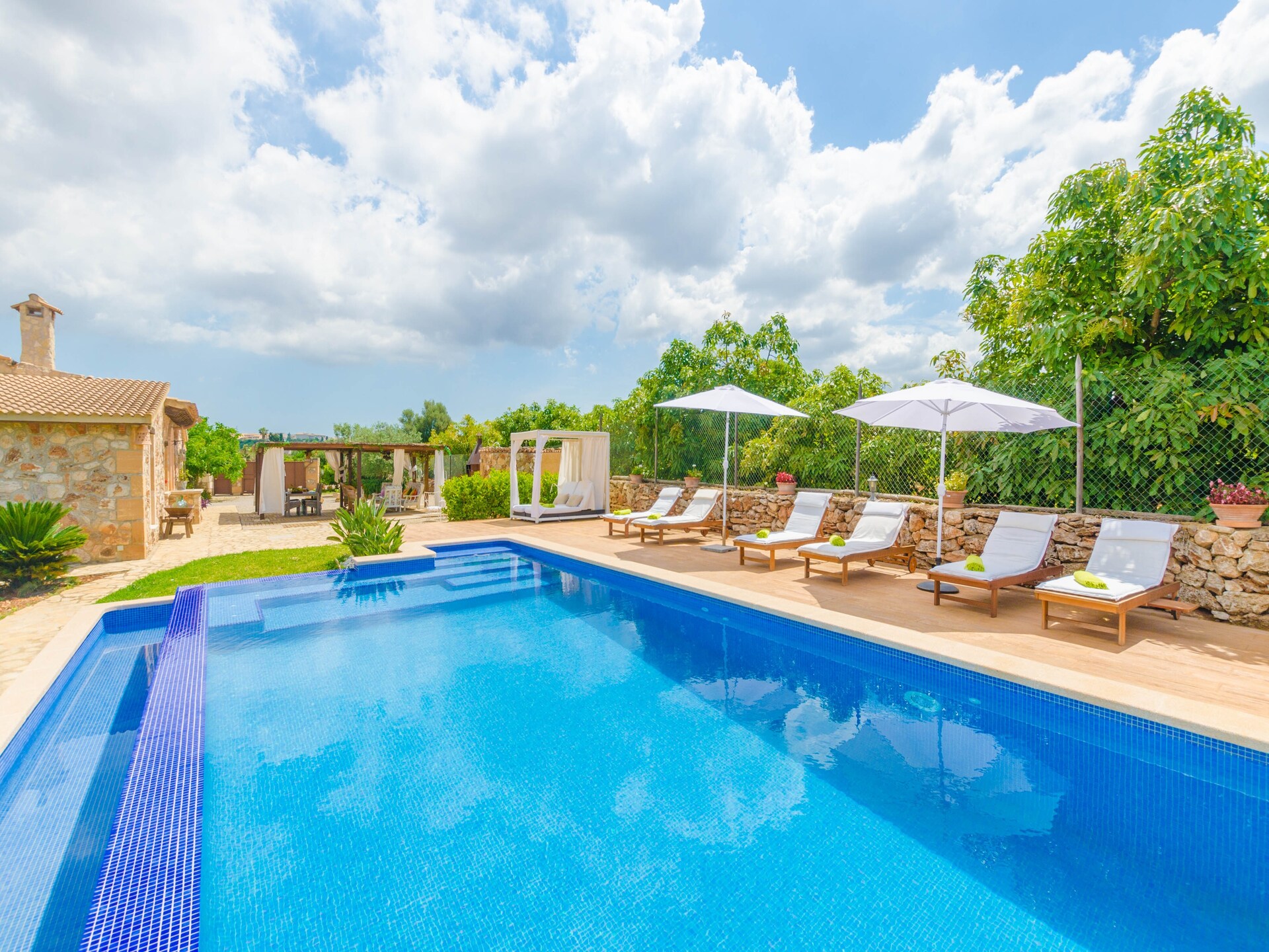 Vrijstaande villa aan golfbaan Muro met privézwembad en jacuzzi - foto 39