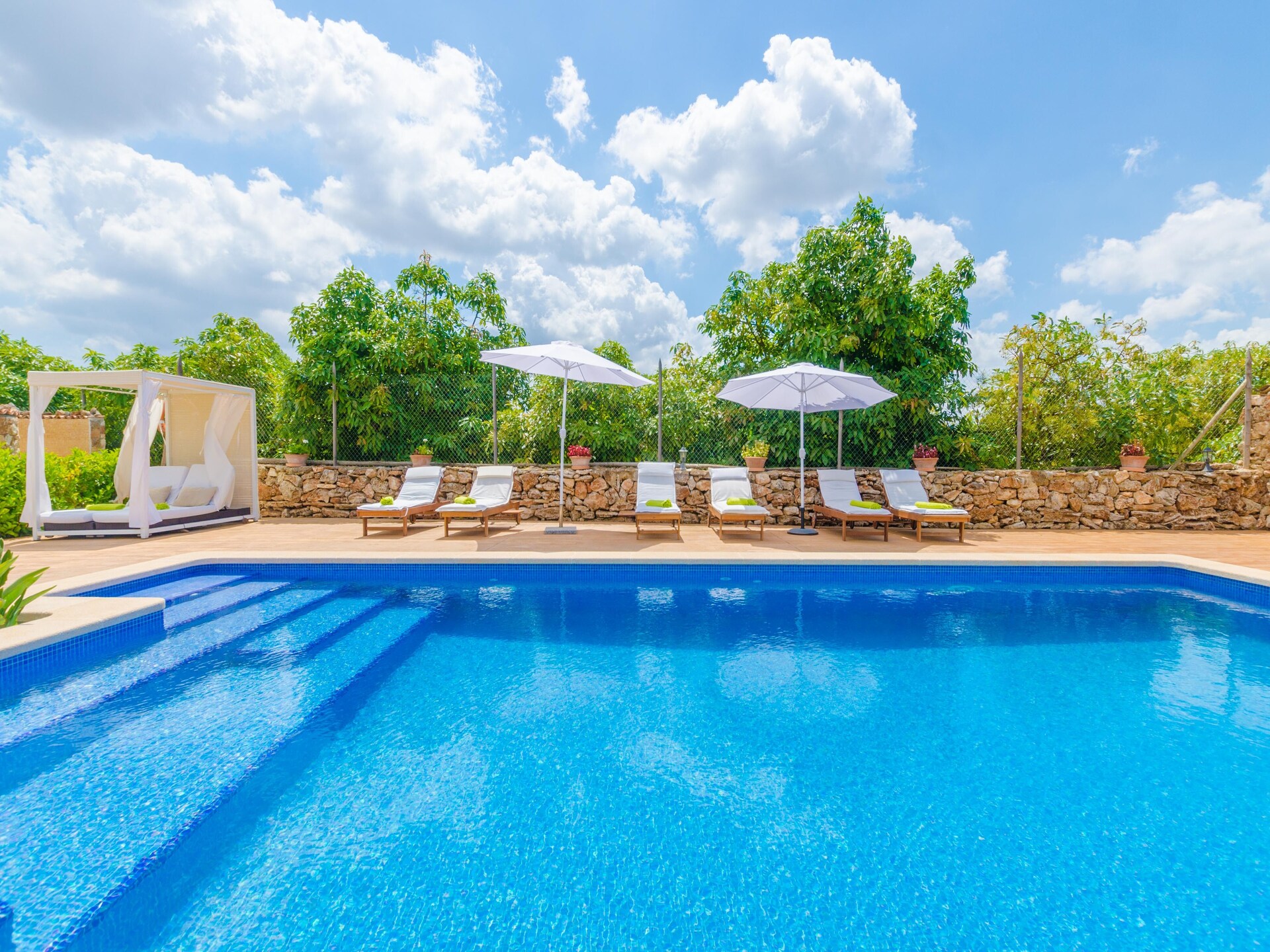 Vrijstaande villa aan golfbaan Muro met privézwembad en jacuzzi - foto 45