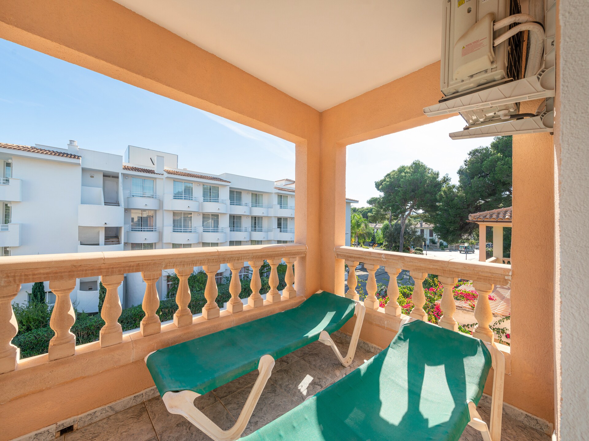 Zonnig appartement met terras aan de golfbaan in Cala Ratjada - foto 4