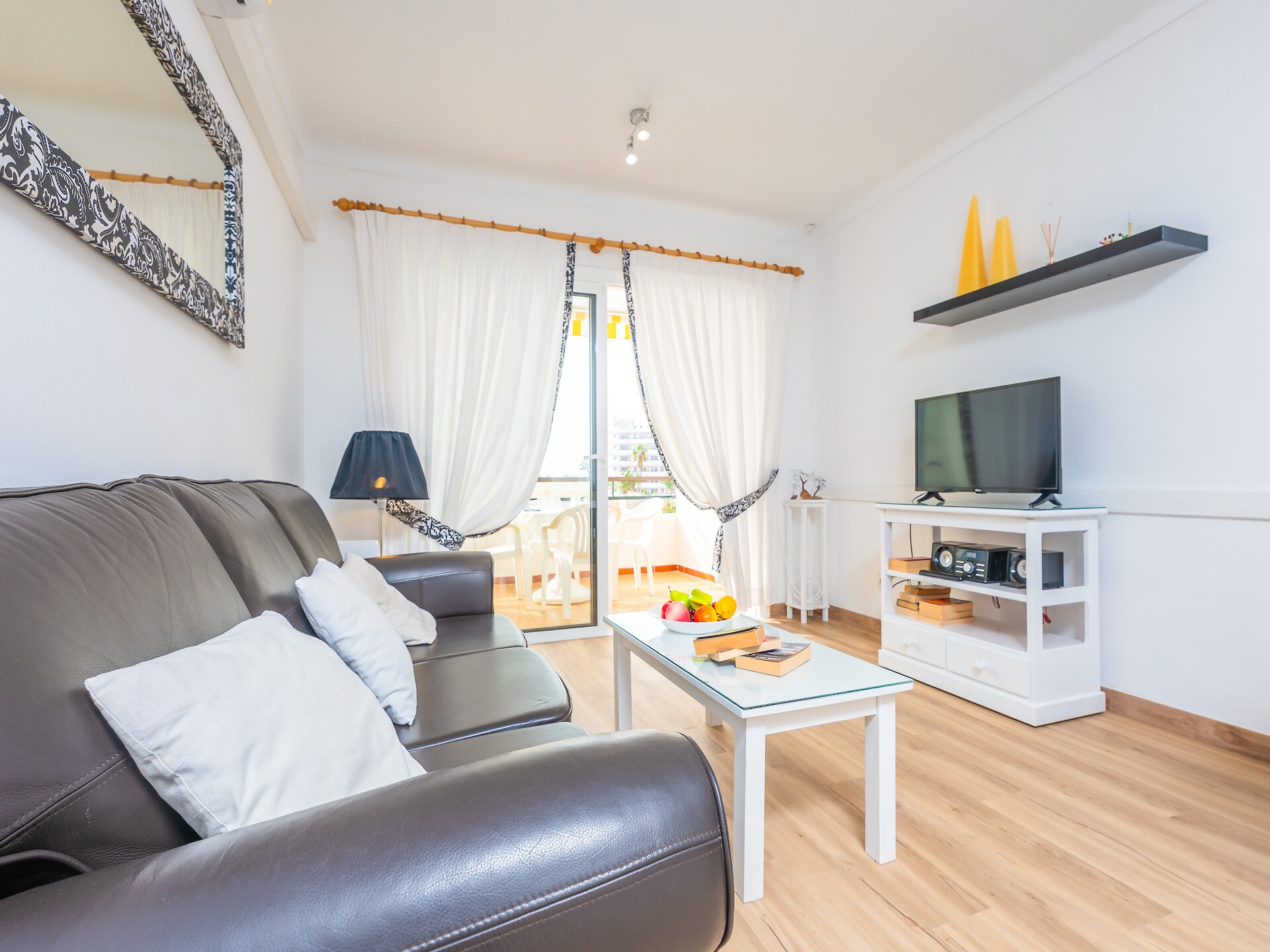 Modern appartement aan golfbaan met bergzicht, op 1 km van het strand - foto 5