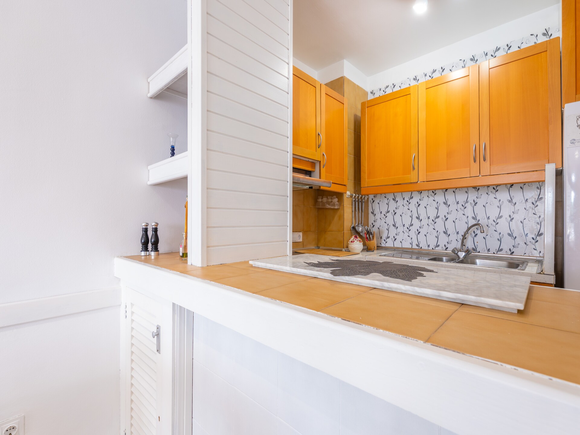Modern appartement aan golfbaan met bergzicht, op 1 km van het strand - foto 9