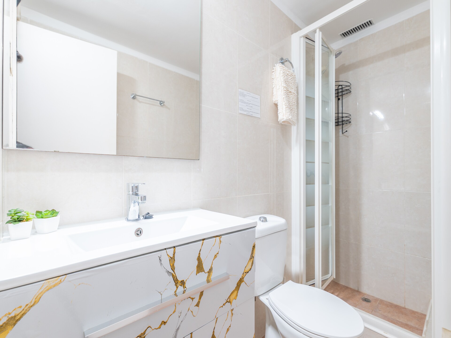 Modern appartement aan golfbaan met bergzicht, op 1 km van het strand - foto 20