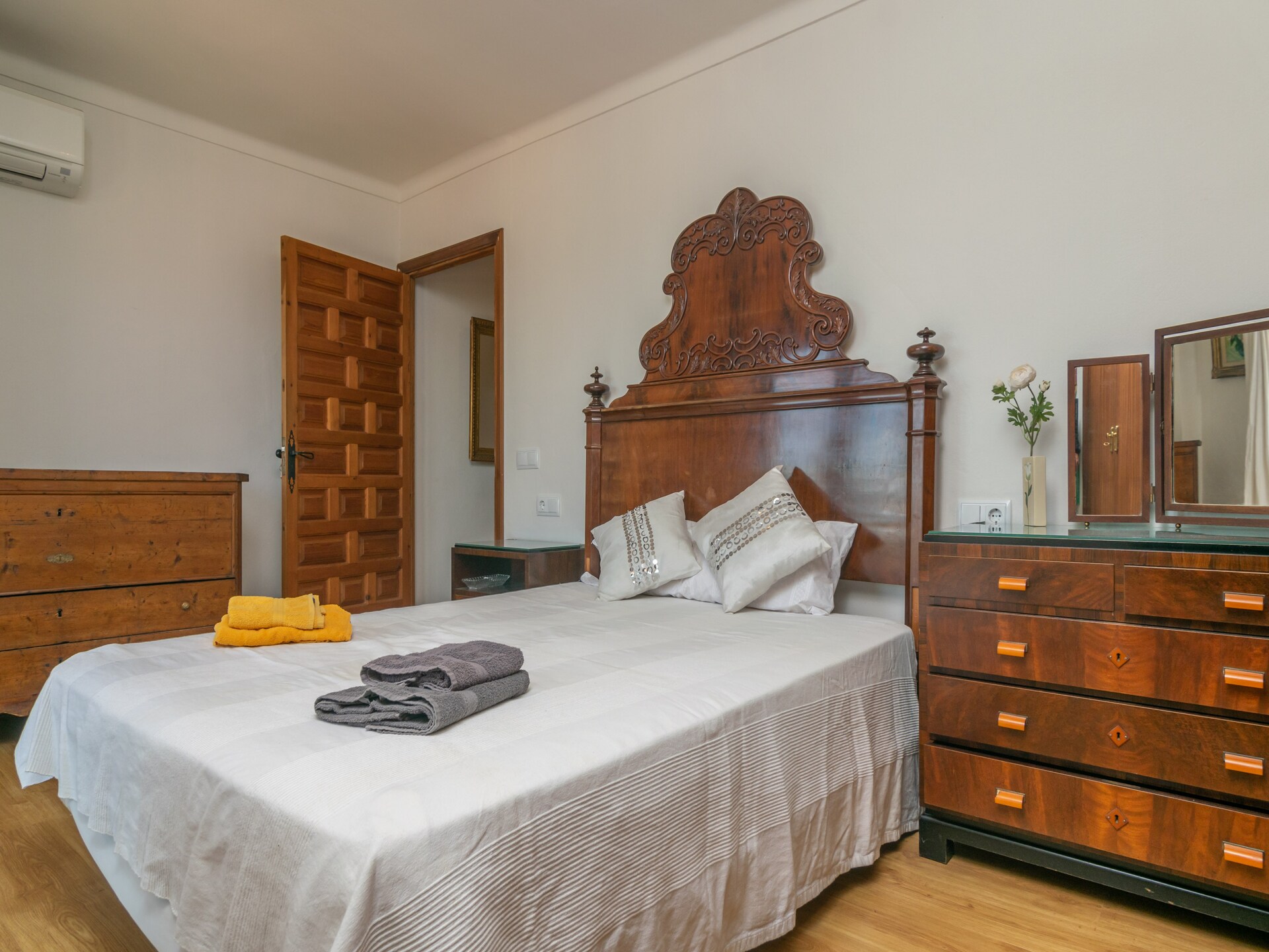 Authentieke Mallorcaanse villa met privézwembad aan de golfbaan in Campanet - foto 31