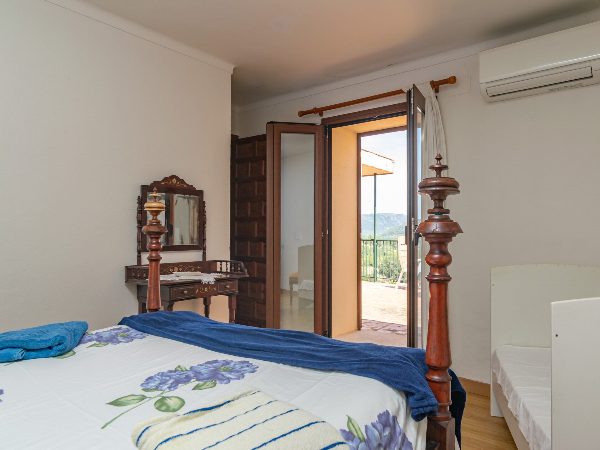 Authentieke Mallorcaanse villa met privézwembad aan de golfbaan in Campanet - foto 37