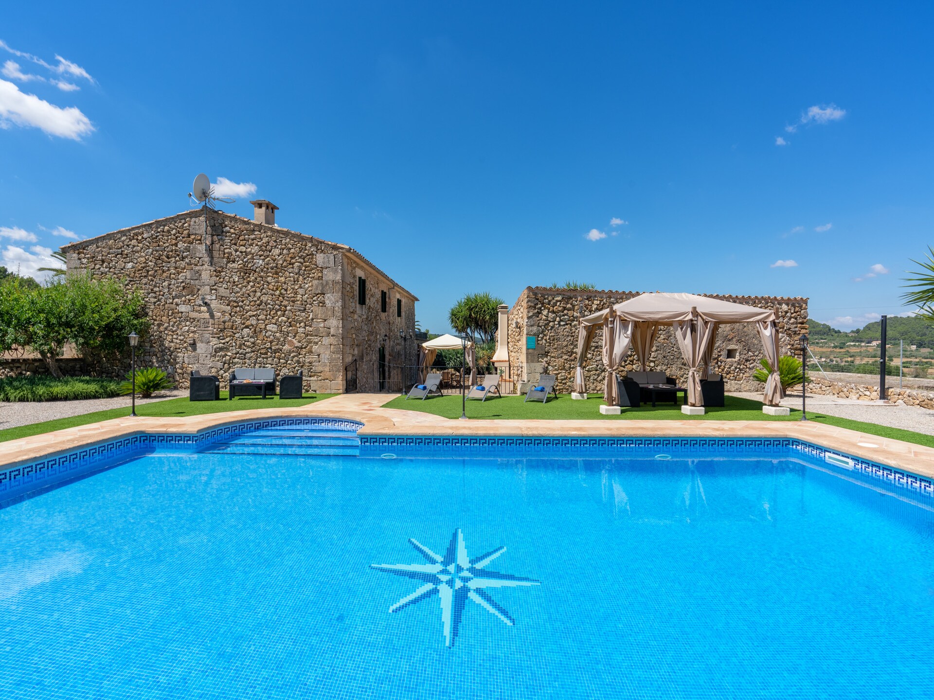 Authentieke villa met privézwembad aan de golfbaan bij Sant Joan - foto 1