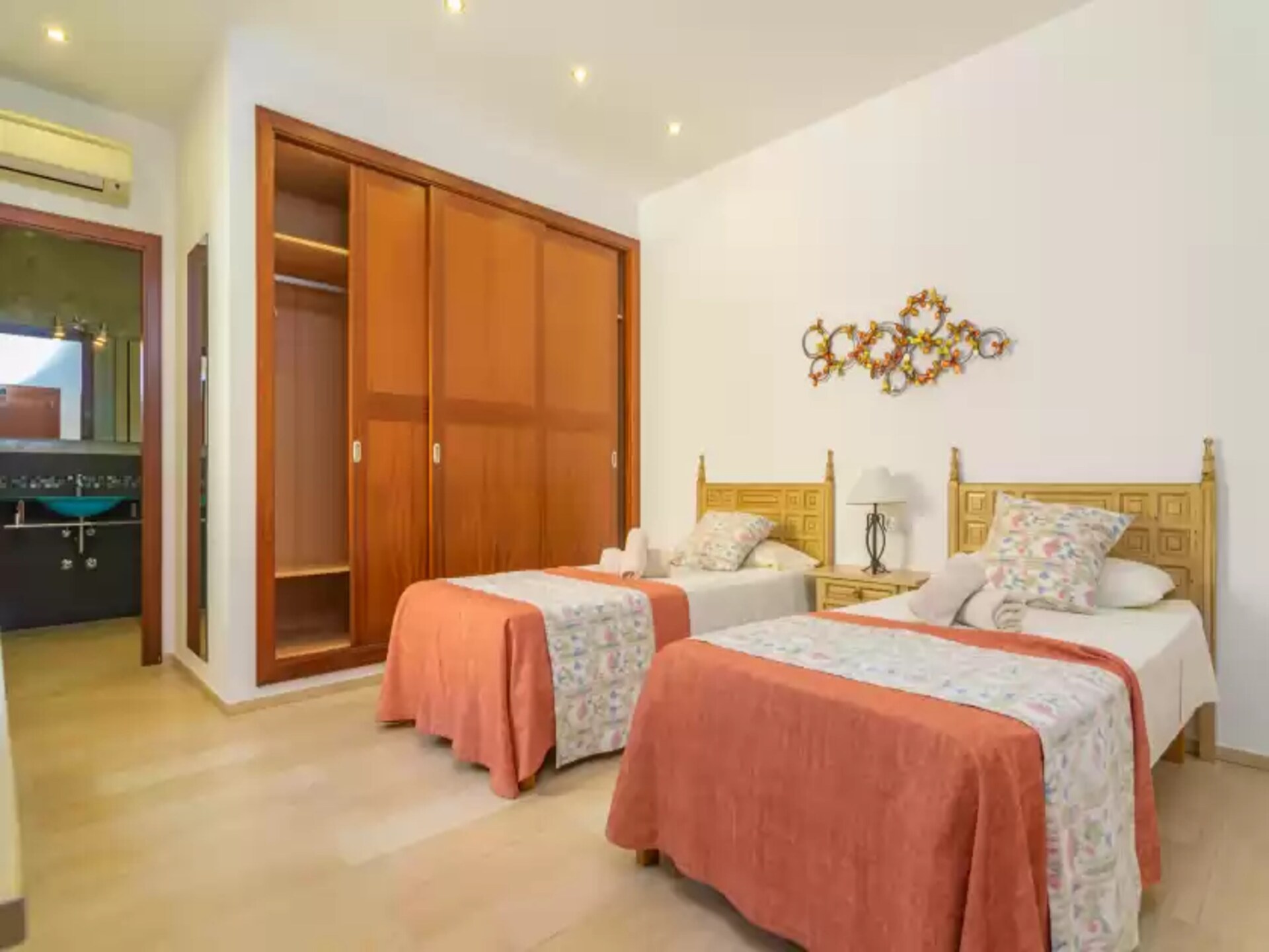 Villa S'albarcoquer: Luxe vrijstaand met privé-zwembad en jacuzzi aan de golfbaan - foto 11