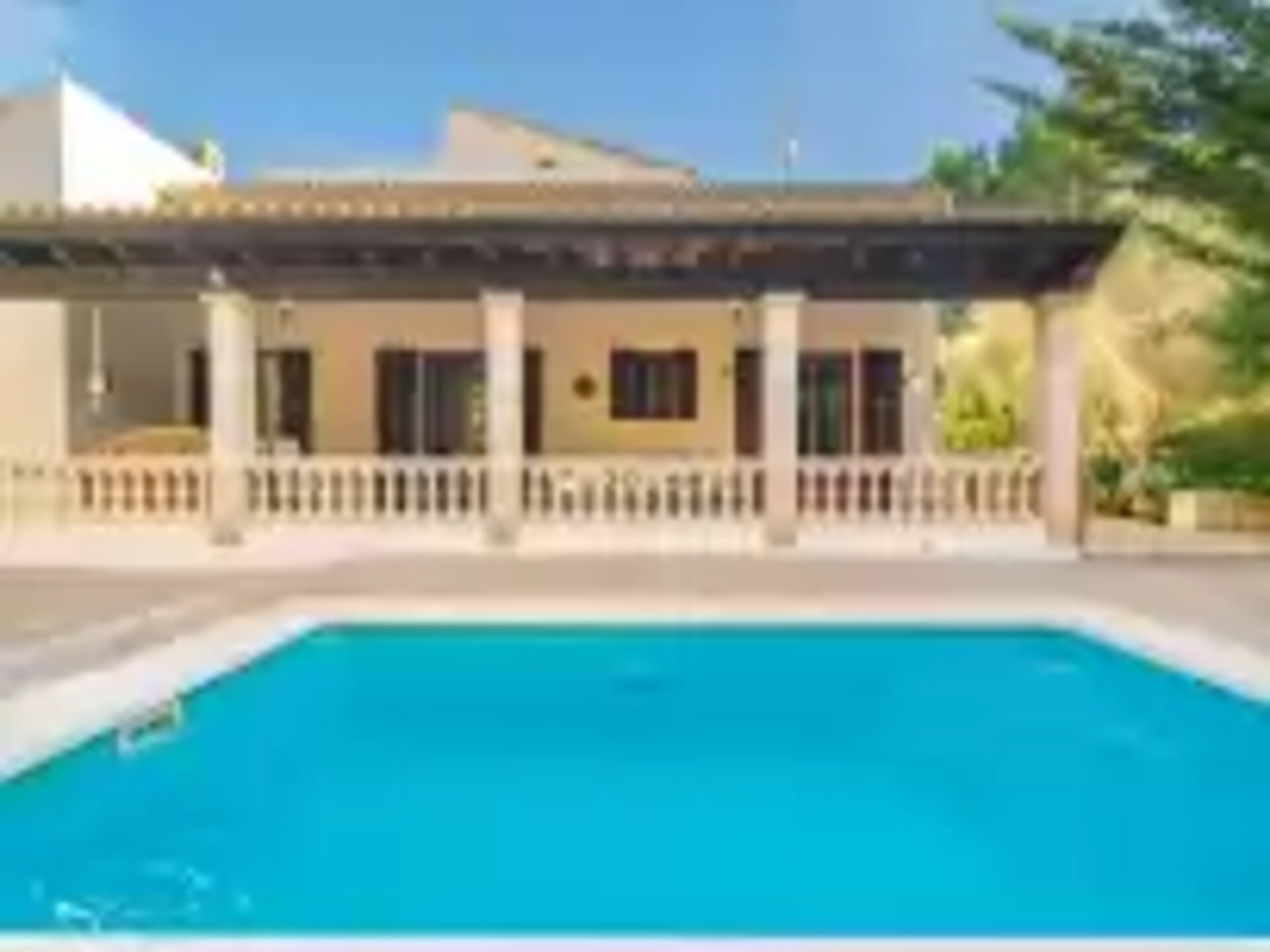 Gelijkvloerse villa met privézwembad in Sa Coma, vlakbij strand - foto 7