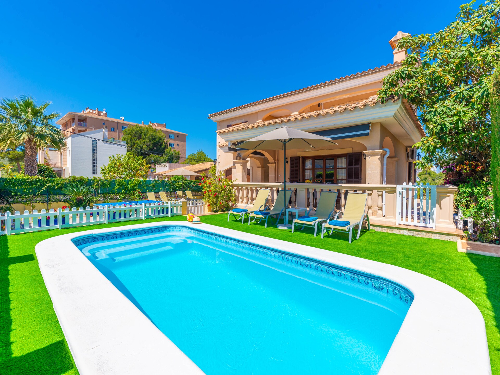 Vrijstaande villa met privézwembad op 900 meter van het strand van Alcudia - foto 5