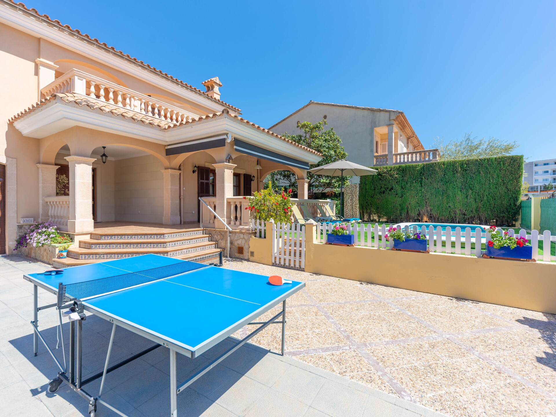 Vrijstaande villa met privézwembad op 900 meter van het strand van Alcudia - foto 8