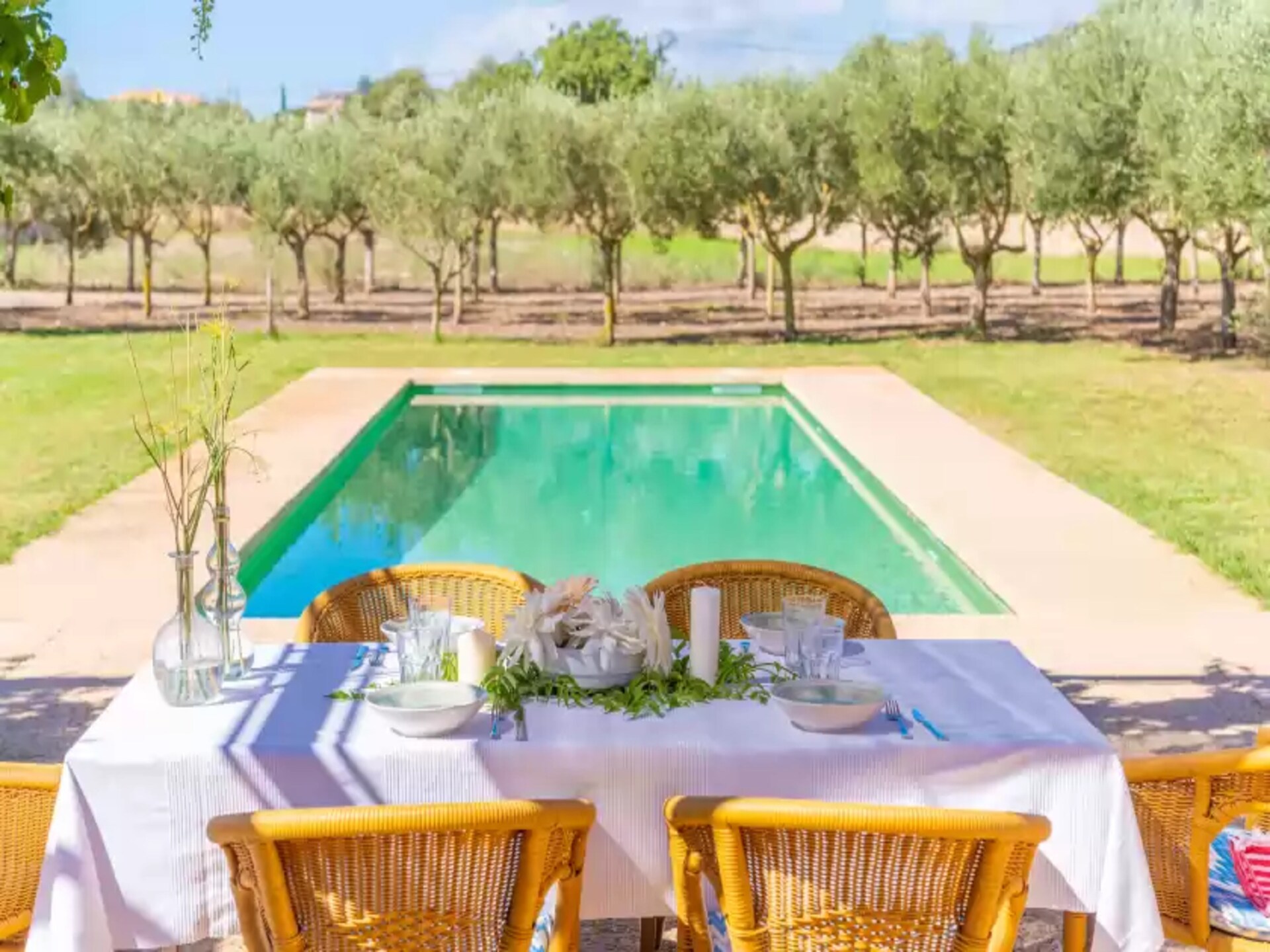Vrijstaande villa met privézwembad aan golfbaan, 1,1 km van strand - foto 12