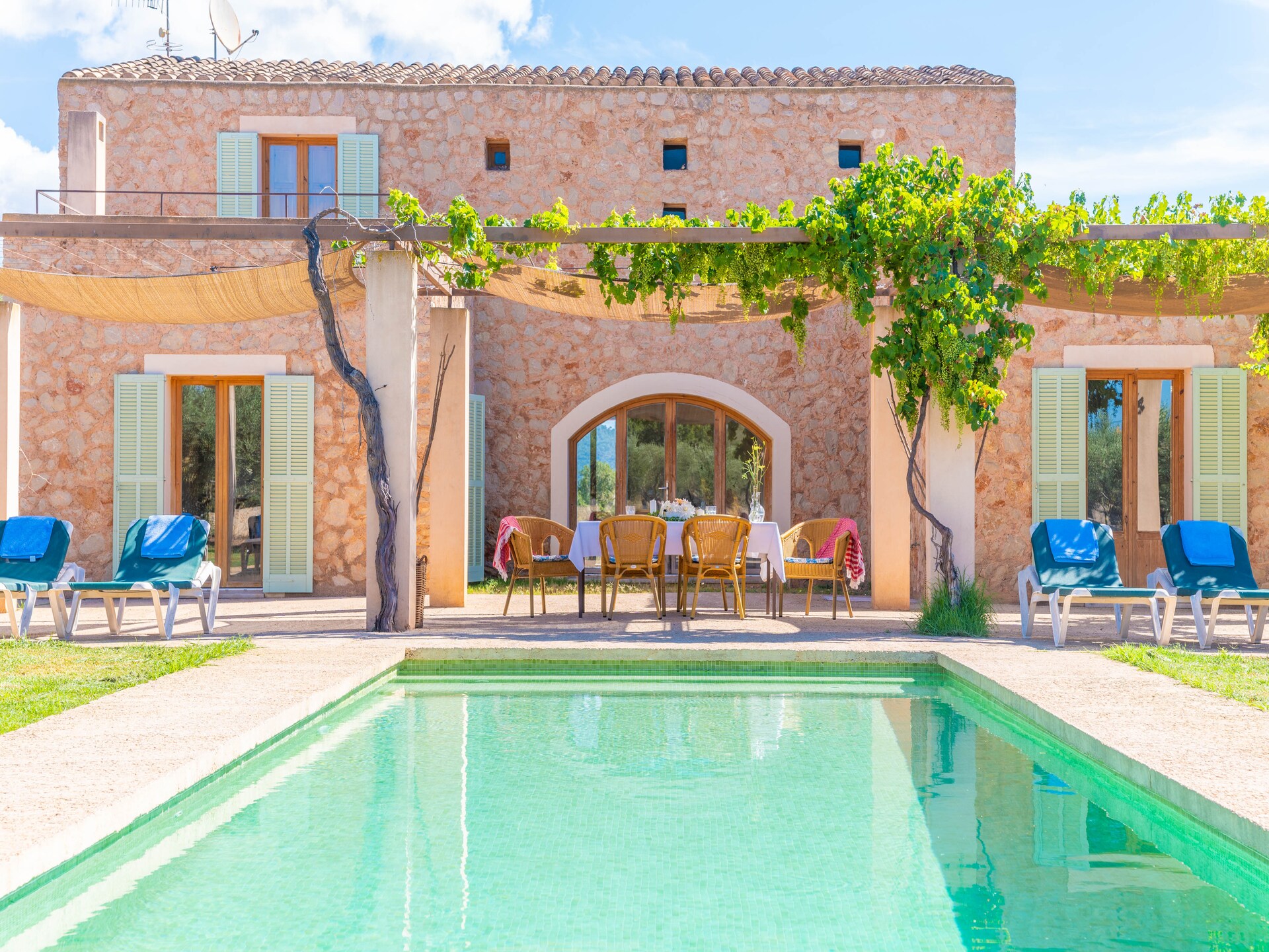 Vrijstaande villa met privézwembad aan golfbaan, 1,1 km van strand - foto 11