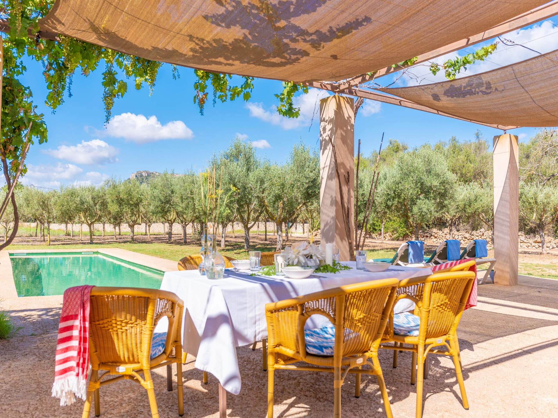 Vrijstaande villa met privézwembad aan golfbaan, 1,1 km van strand - foto 37