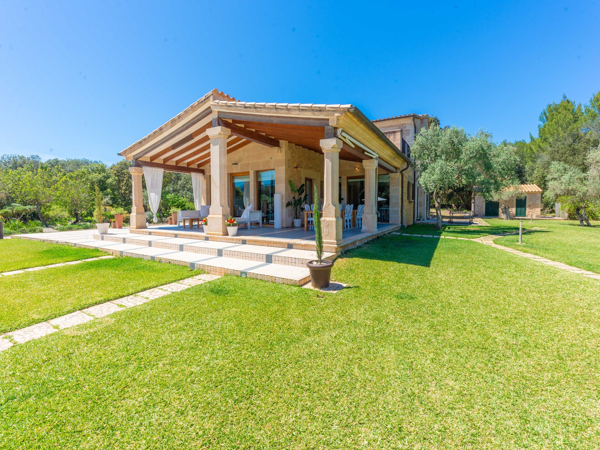 Vrijstaande villa aan golfbaan met privézwembad en jacuzzi bij Pollença - foto 1