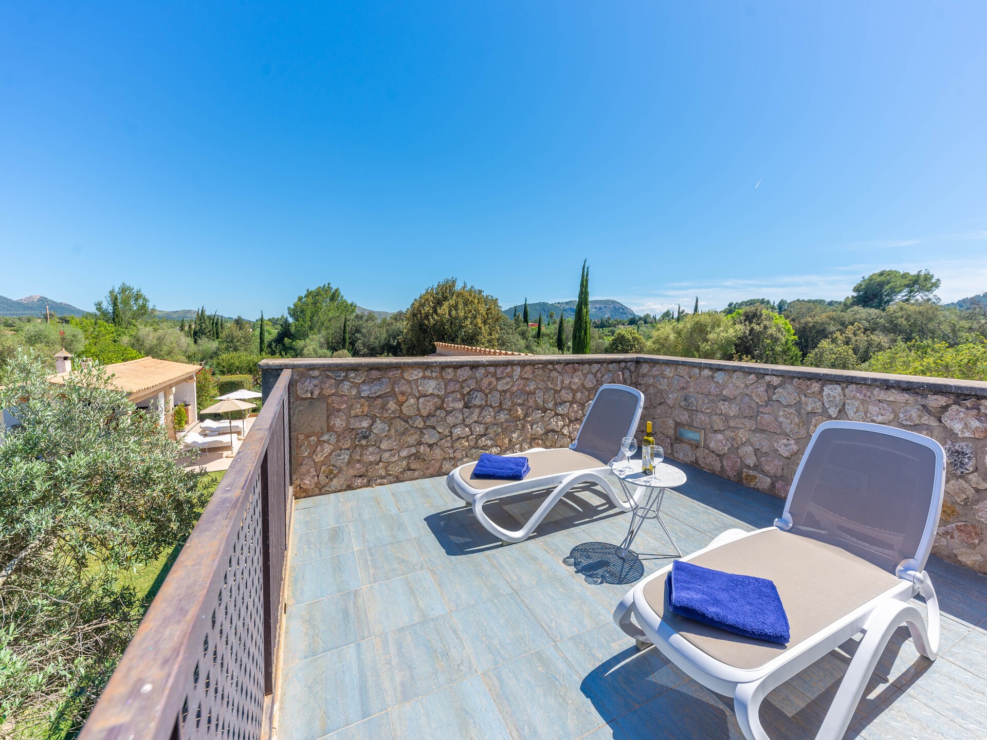 Vrijstaande villa aan golfbaan met privézwembad en jacuzzi bij Pollença - foto 26