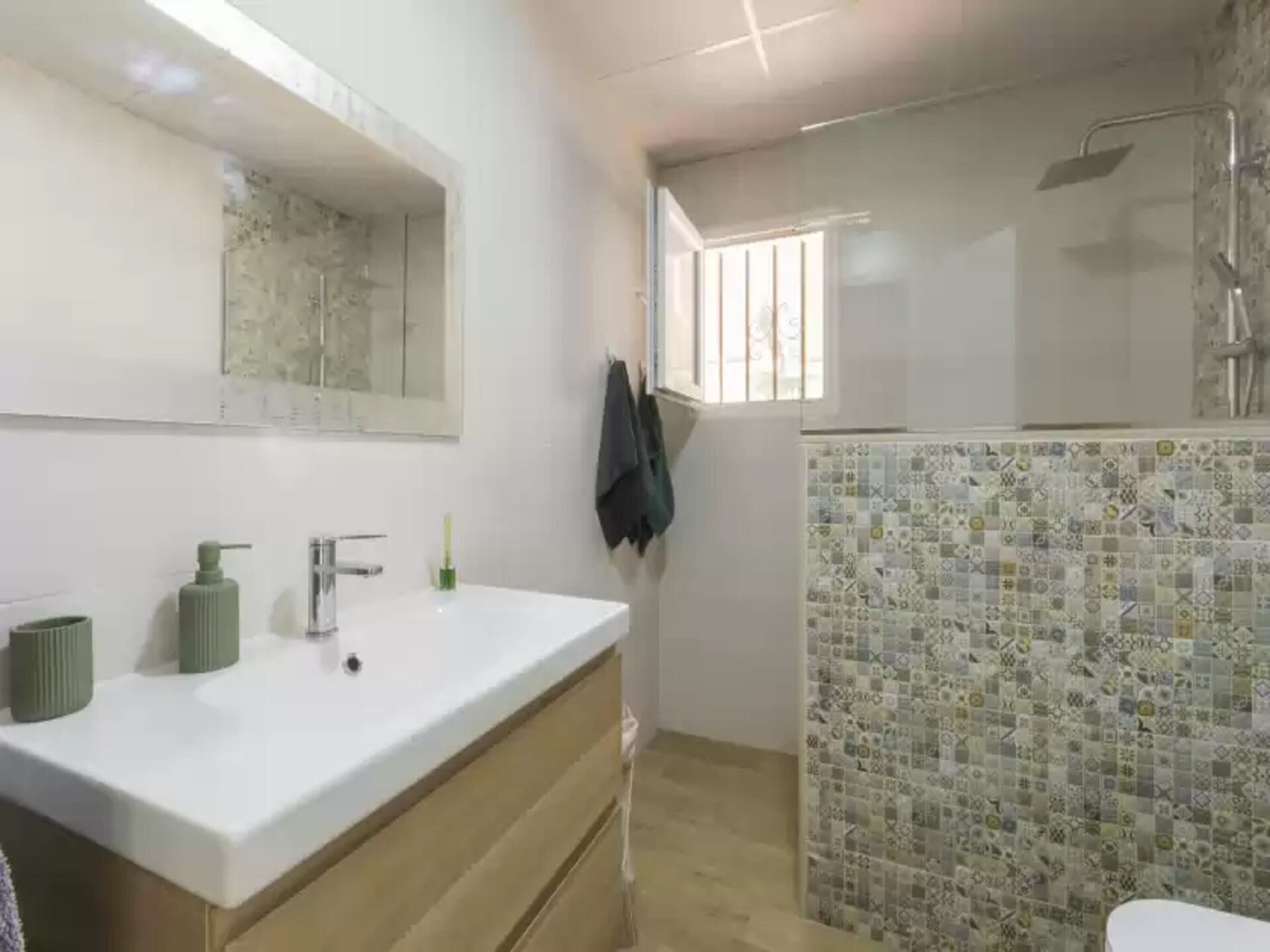 Vrijstaande villa met privézwembad en uitzicht op de bergen bij Barx - foto 22
