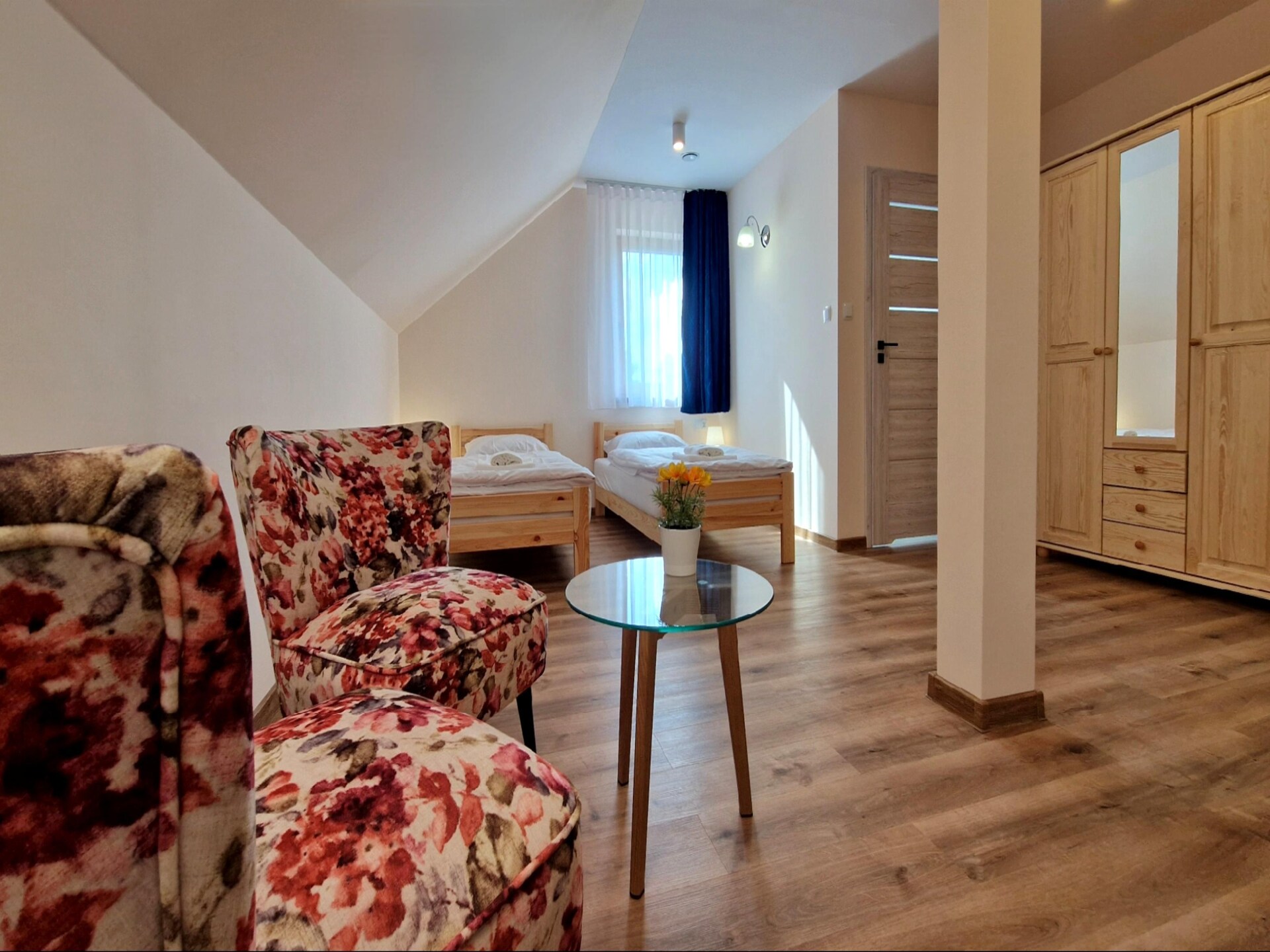 Ruim vakantiehuis met privézwembad voor 10 personen in de bergen van Wiśniowa - foto 17
