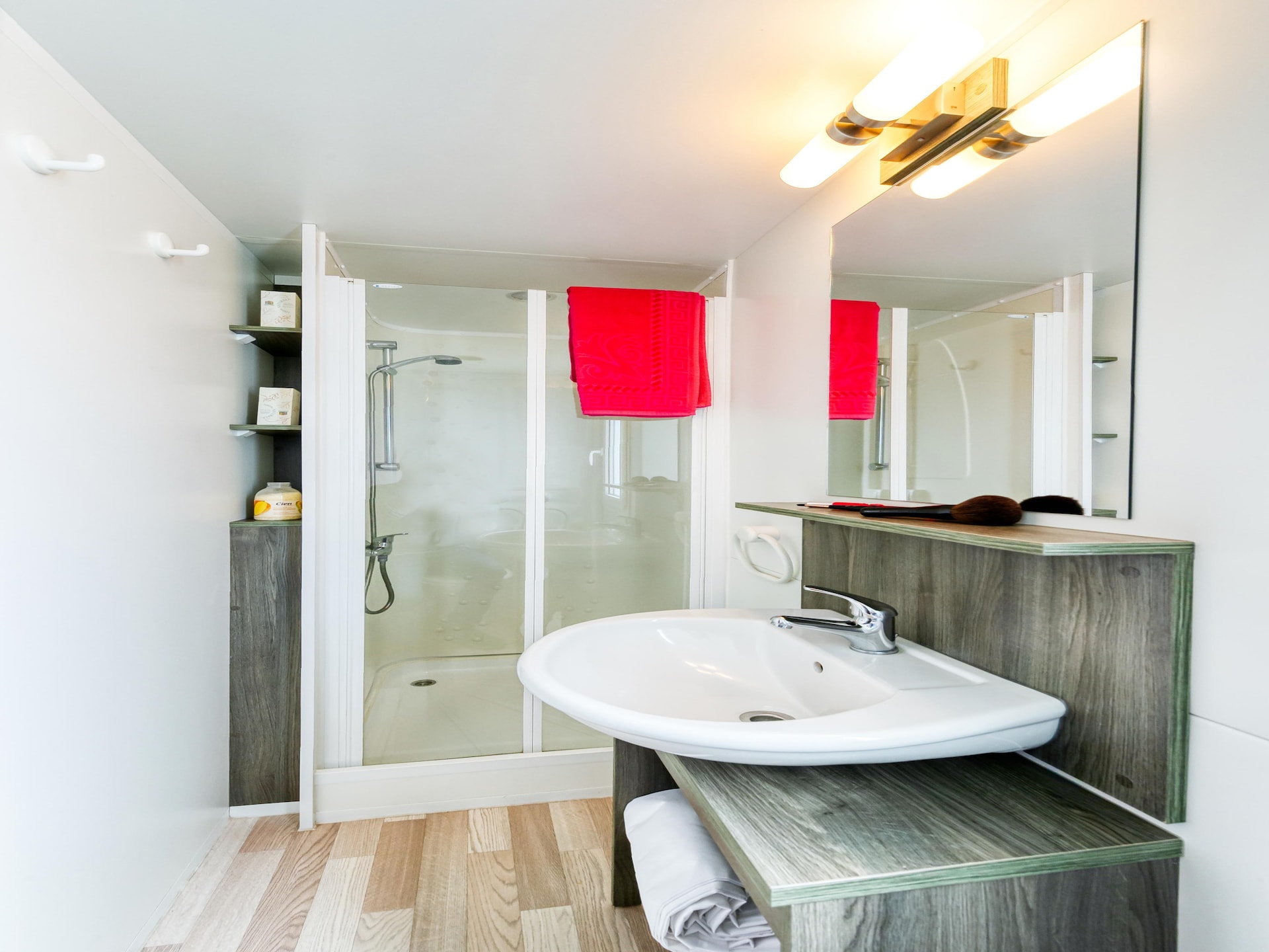 Aan het meer: Comfortabele stacaravan voor 5 personen in Peschiera · 30 m² - foto 7