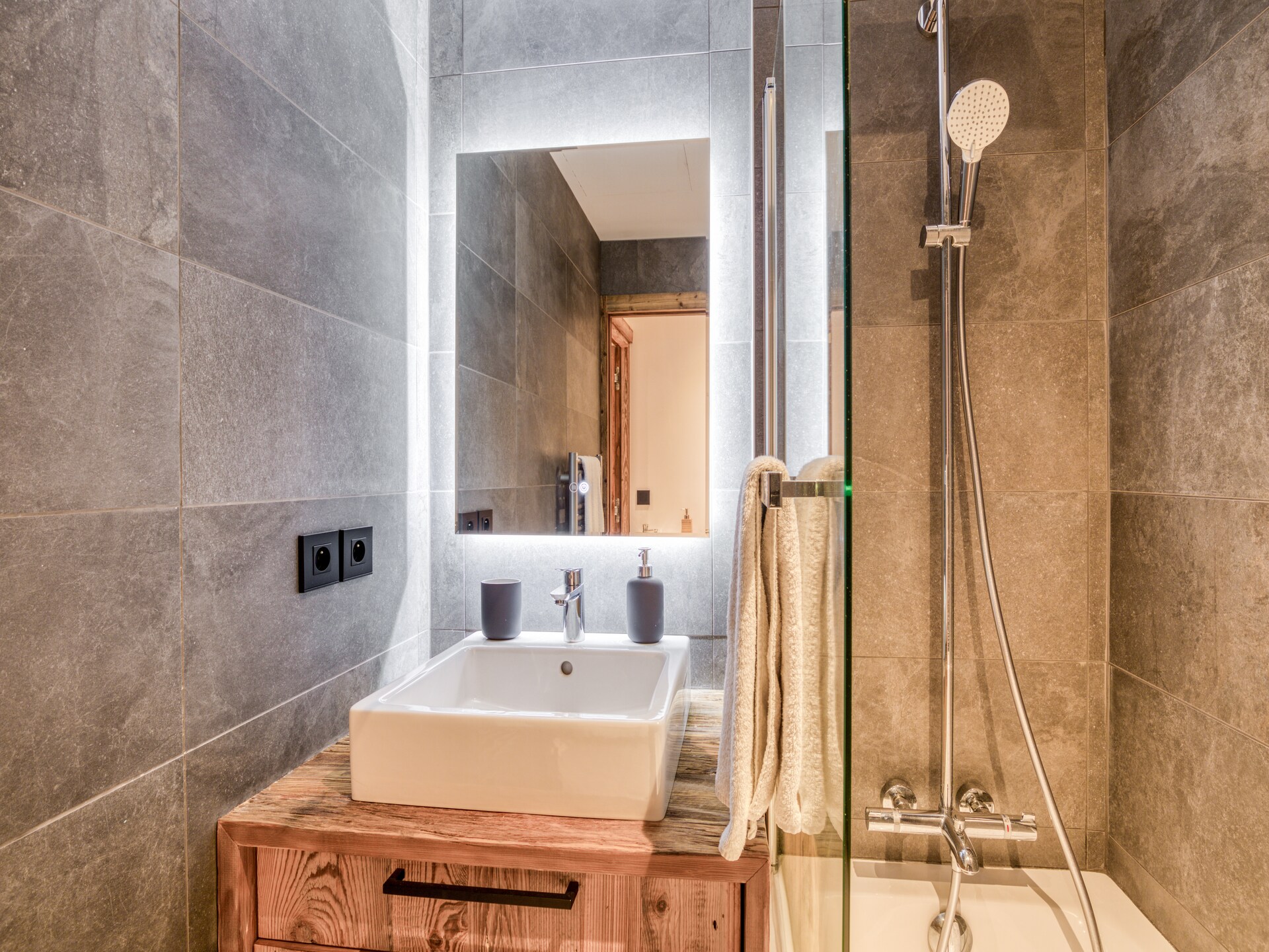 Gerenoveerd appartement in het centrum van Megève voor 5 personen - foto 6