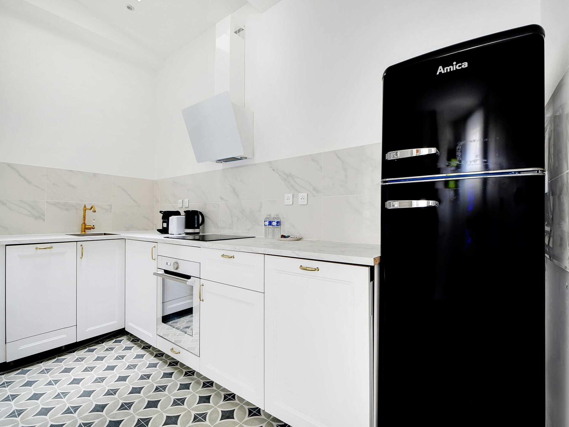 Licht appartement voor 4 in levendig Montmartre, Parijs - foto 3