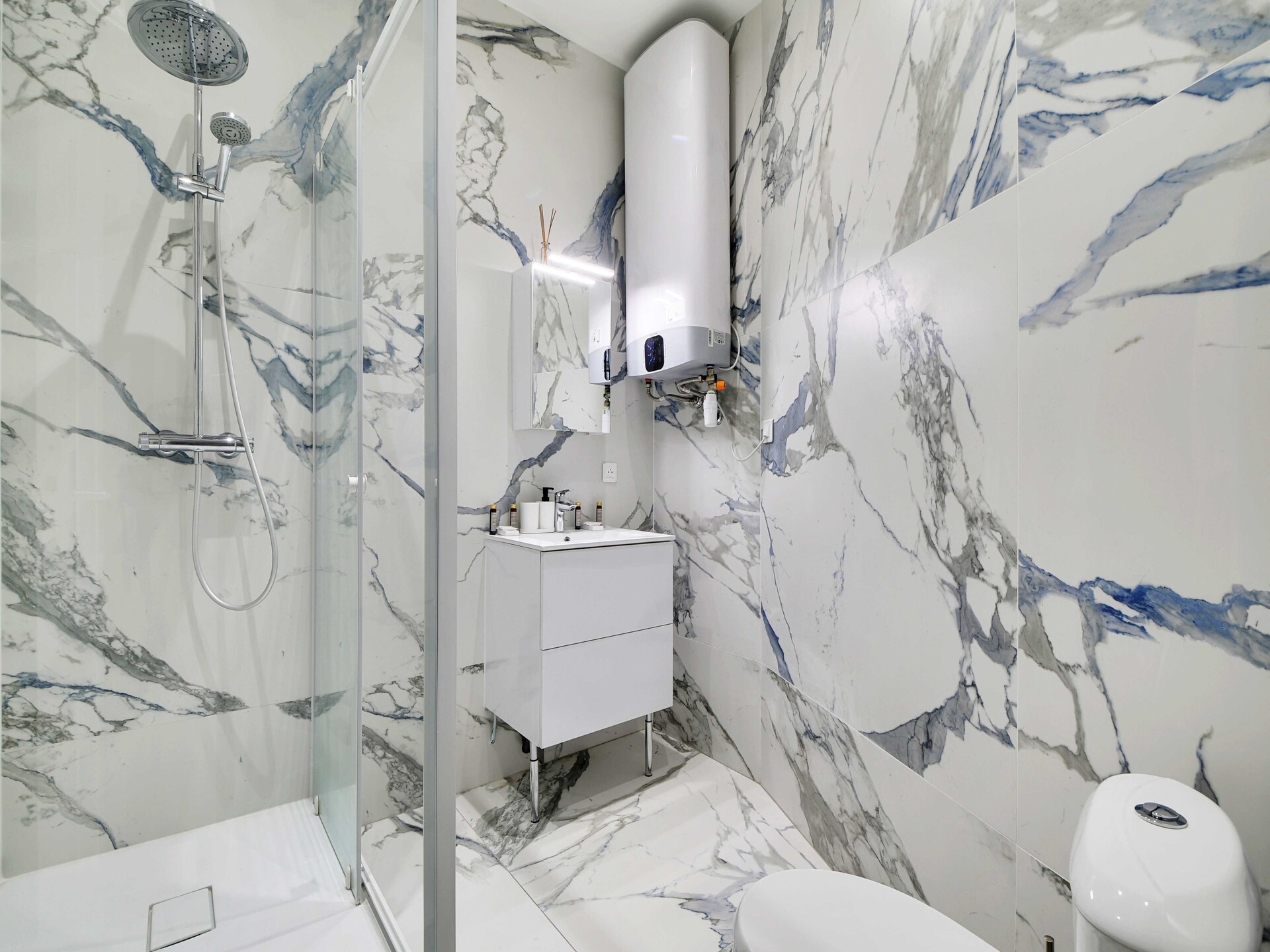 Licht appartement voor 4 in levendig Montmartre, Parijs - foto 5
