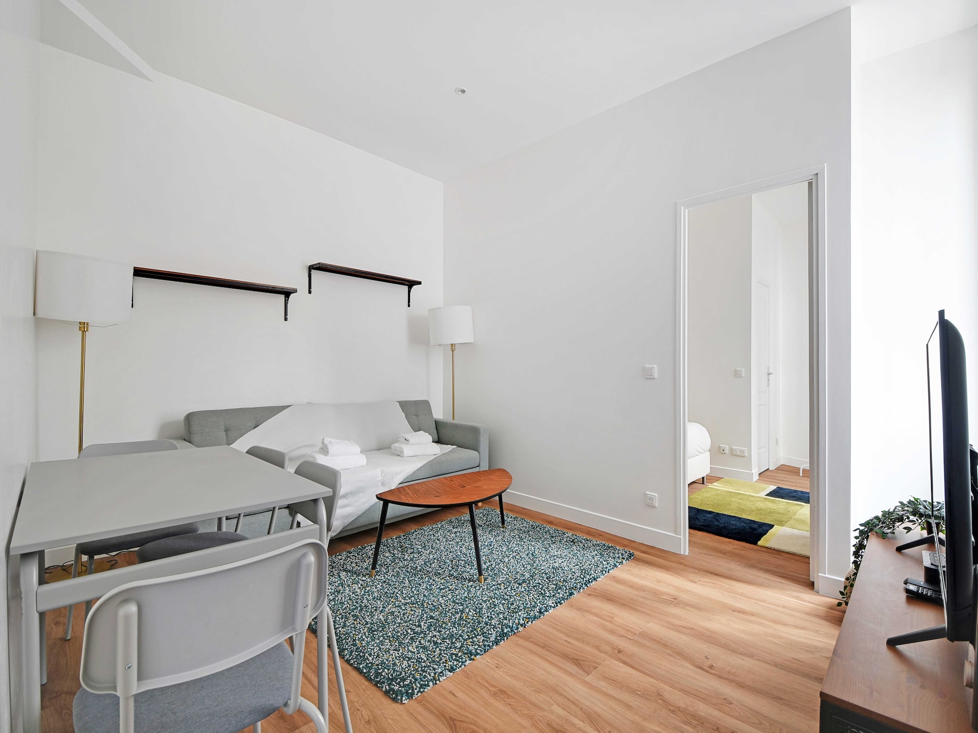 Licht appartement voor 4 in levendig Montmartre, Parijs - foto 6