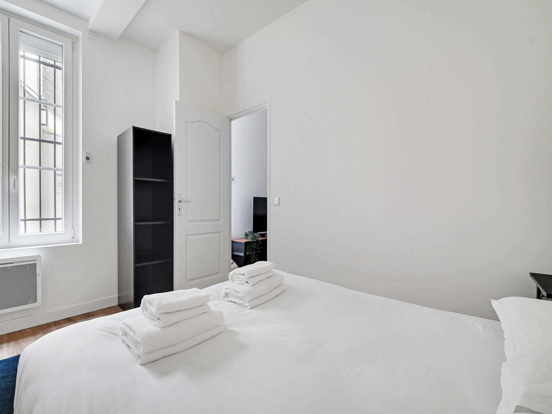Licht appartement voor 4 in levendig Montmartre, Parijs - foto 9