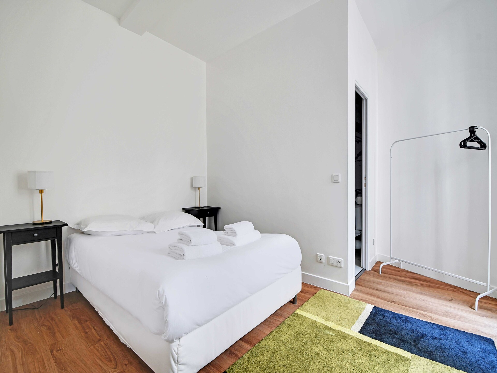 Licht appartement voor 4 in levendig Montmartre, Parijs - foto 11