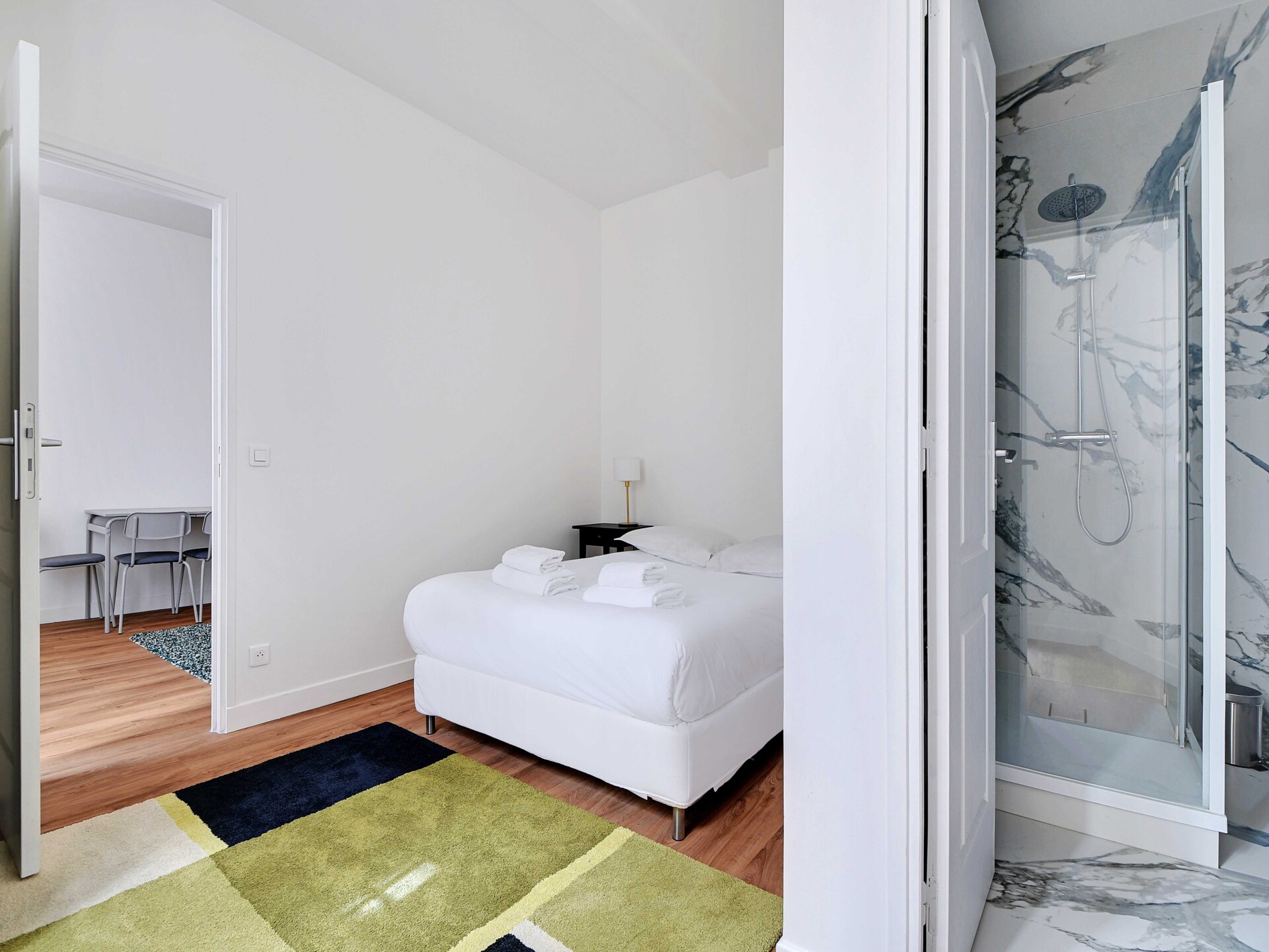 Licht appartement voor 4 in levendig Montmartre, Parijs - foto 12