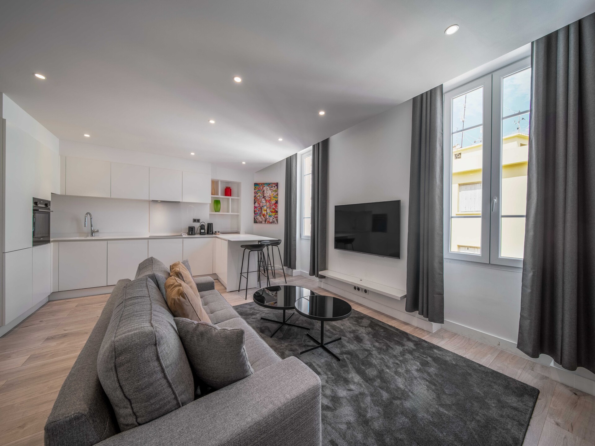 Gerenoveerd 2-slaapkamer appartement aan de Forville-markt in Cannes - foto 6