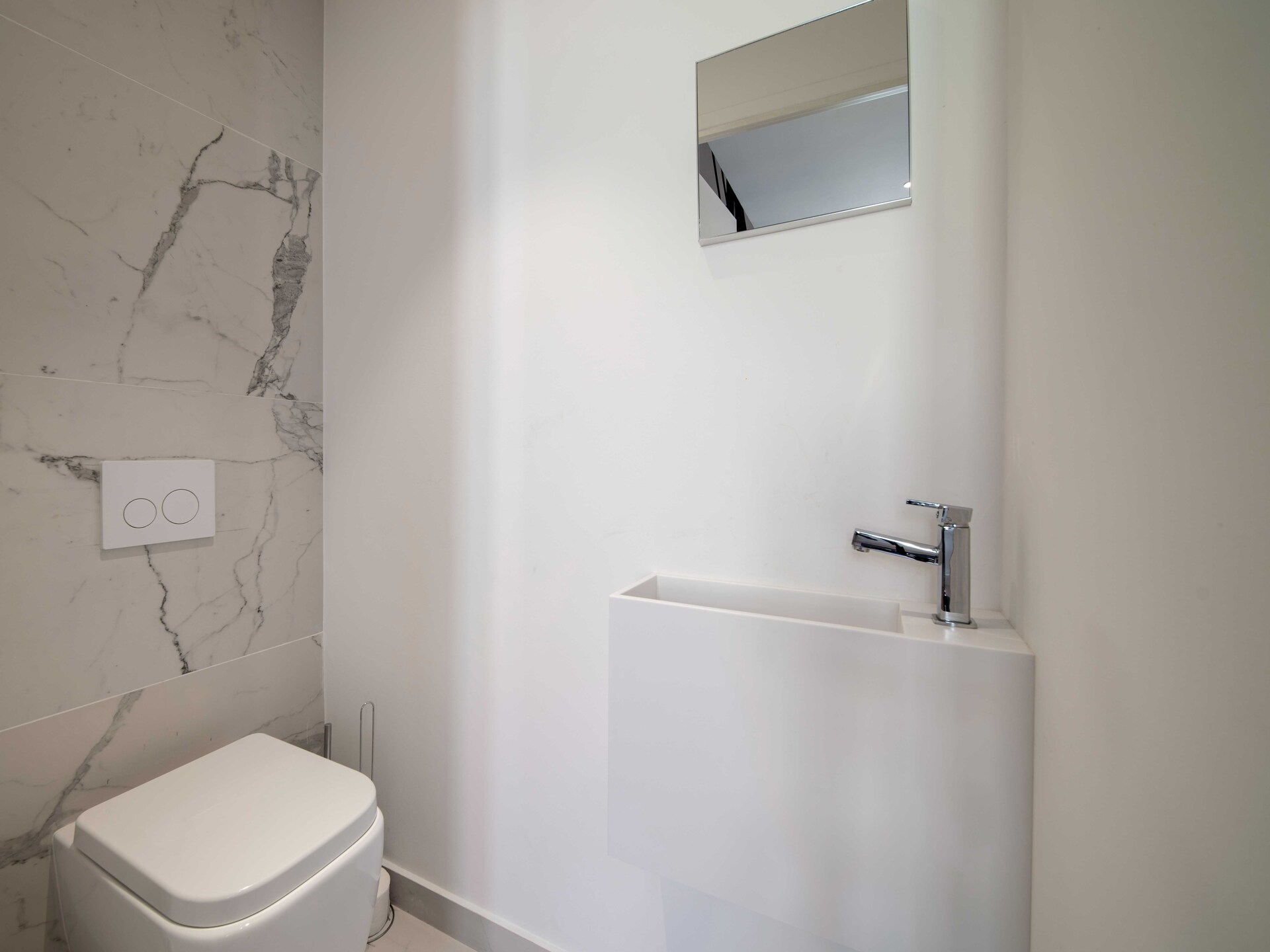 Gerenoveerd 2-slaapkamer appartement aan de Forville-markt in Cannes - foto 9
