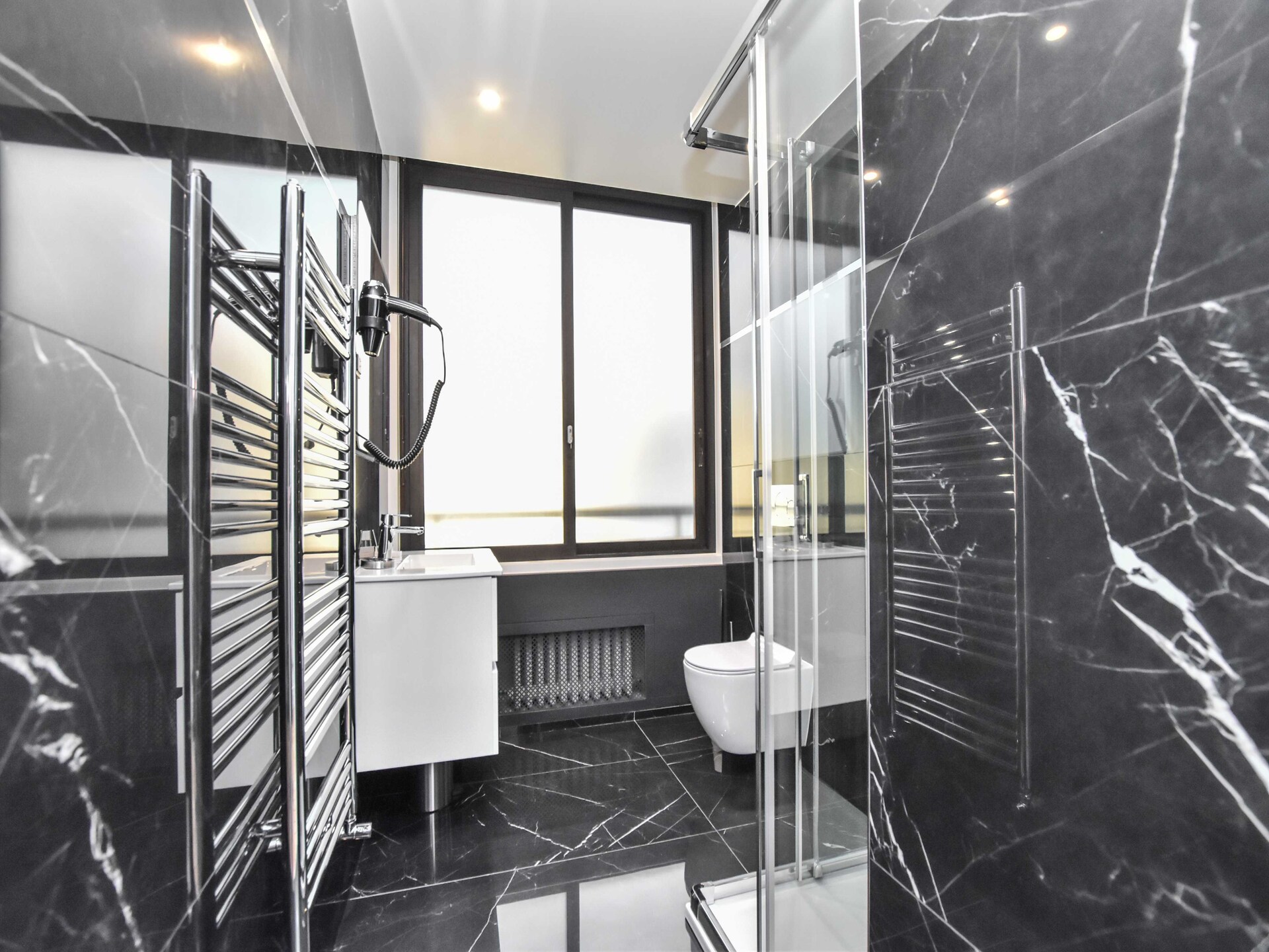 Licht appartement met airco in het 9e arrondissement, vlak bij Opéra Garnier - foto 4