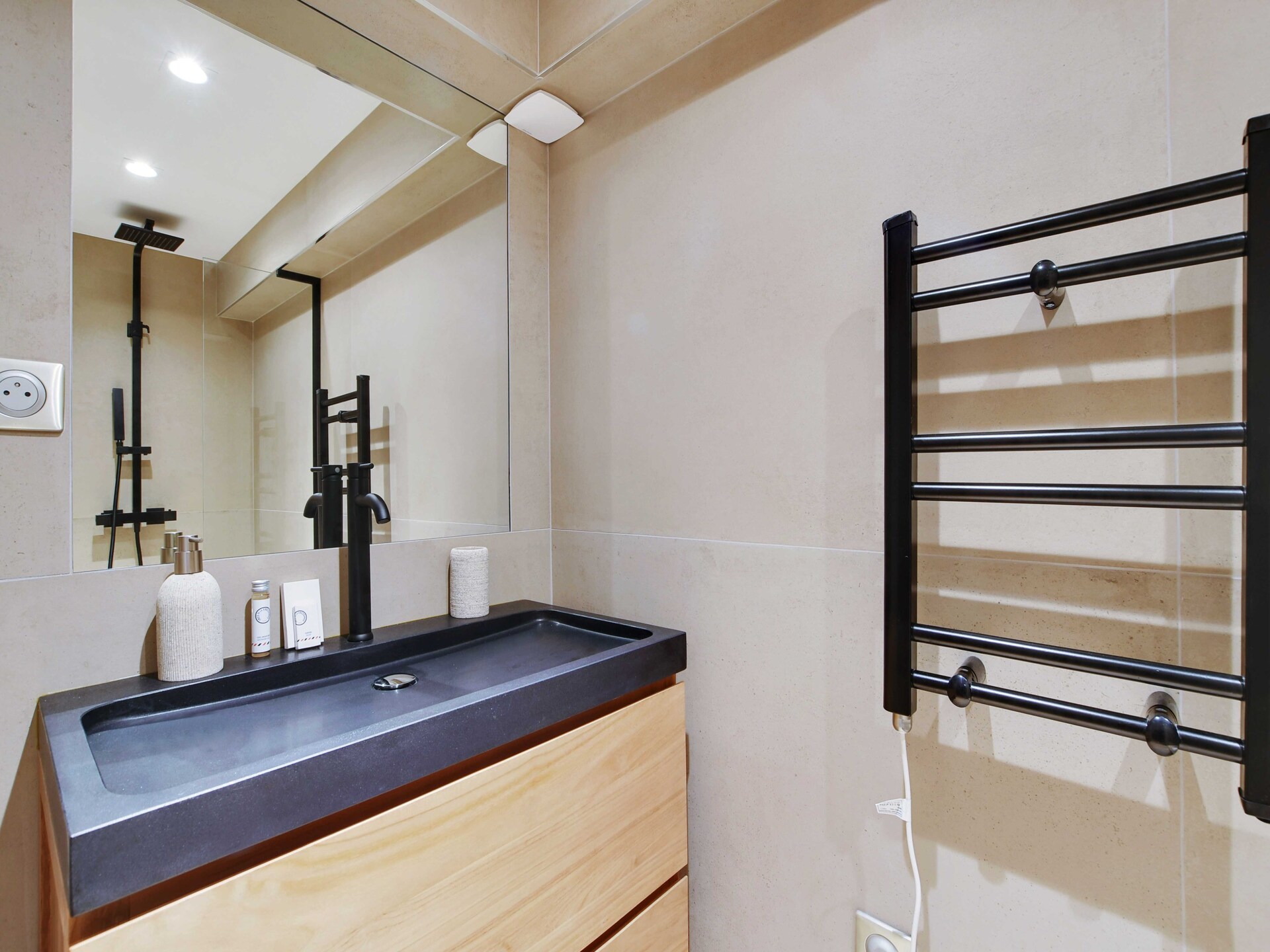 Ruim appartement met 2 slaapkamers bij Sacré-Cœur in Montmartre, Parijs - foto 18