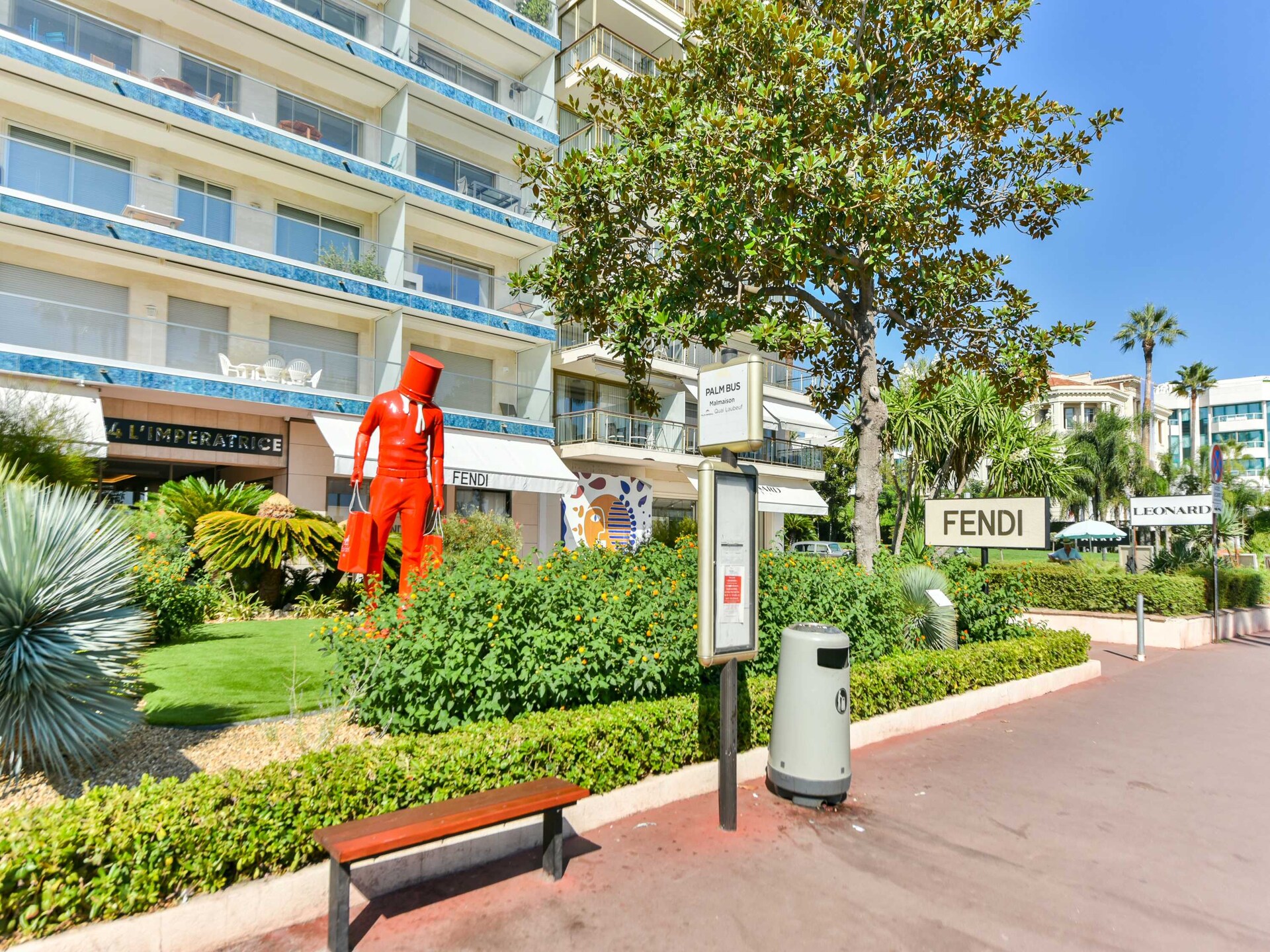 Ruim 3-slaapkamerappartement in het bruisende hart van Cannes - foto 23