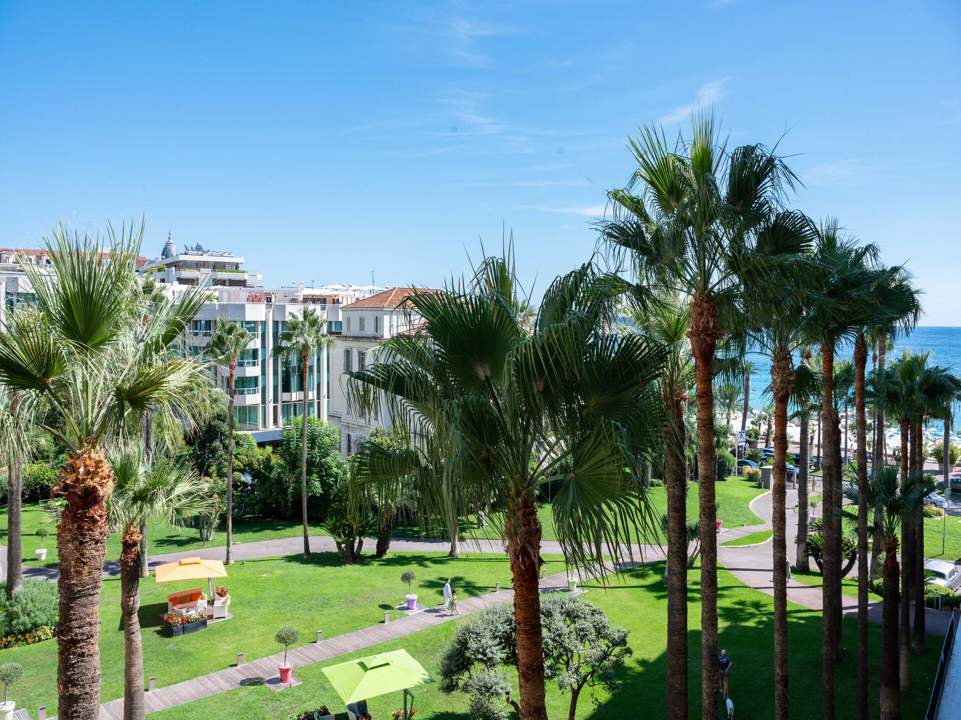 Ruim 3-slaapkamerappartement in het bruisende hart van Cannes - foto 24