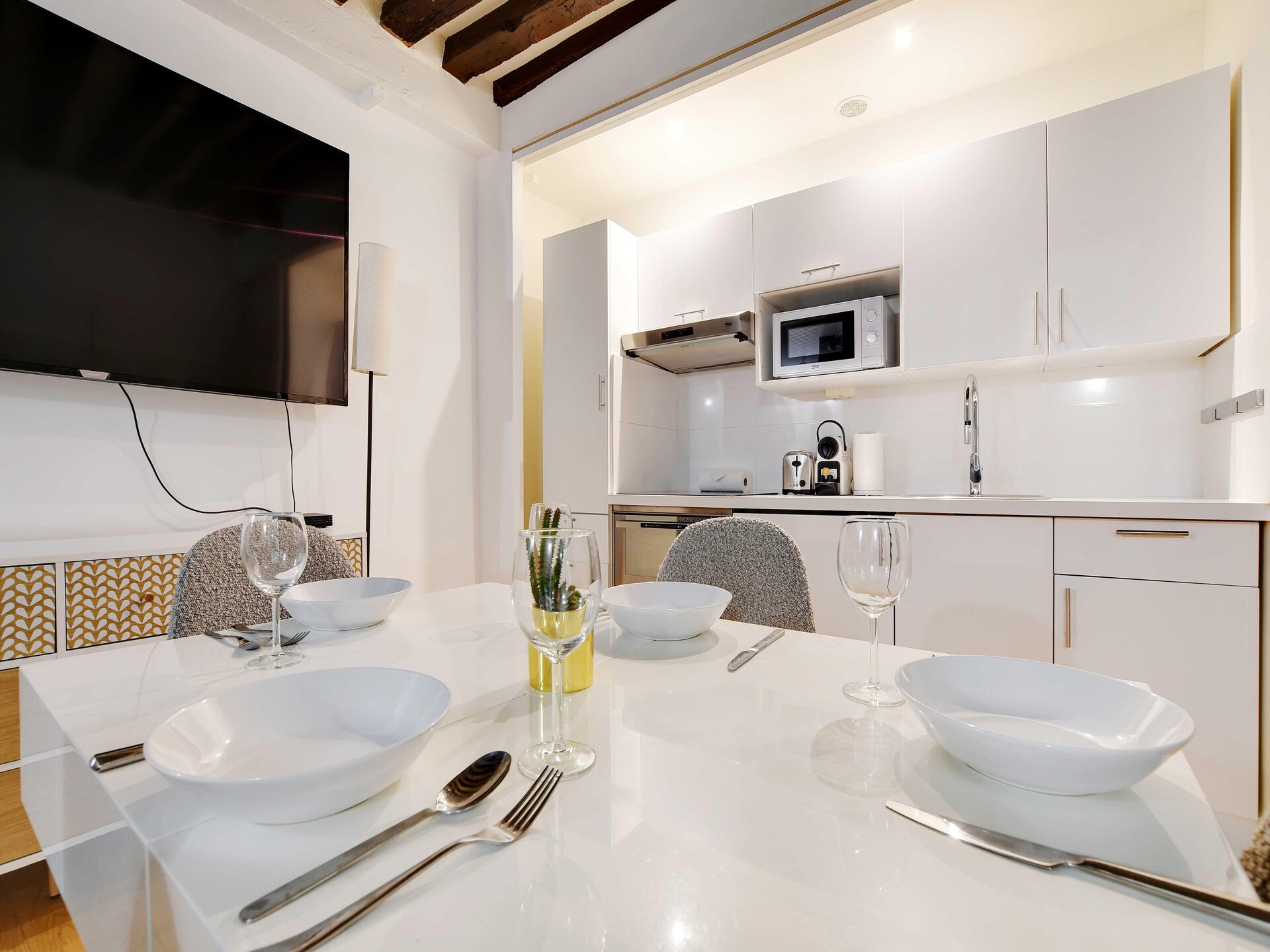 Gerenoveerd appartement in hartje 1e arrondissement, vlakbij metro - foto 11