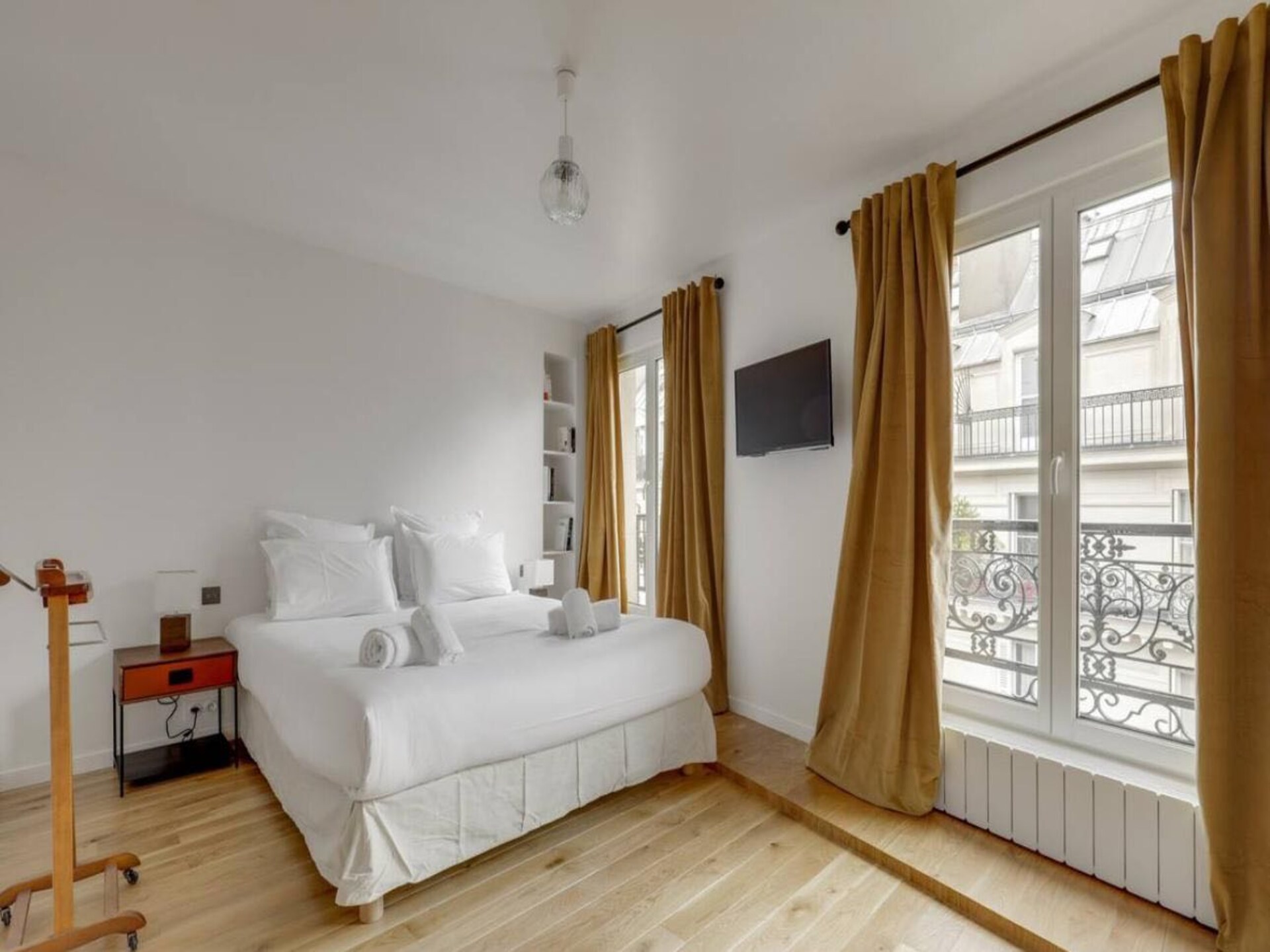 Ruim 4-slaapkamer appartement in Bonne-Nouvelle, vlakbij Porte Saint-Denis - foto 5